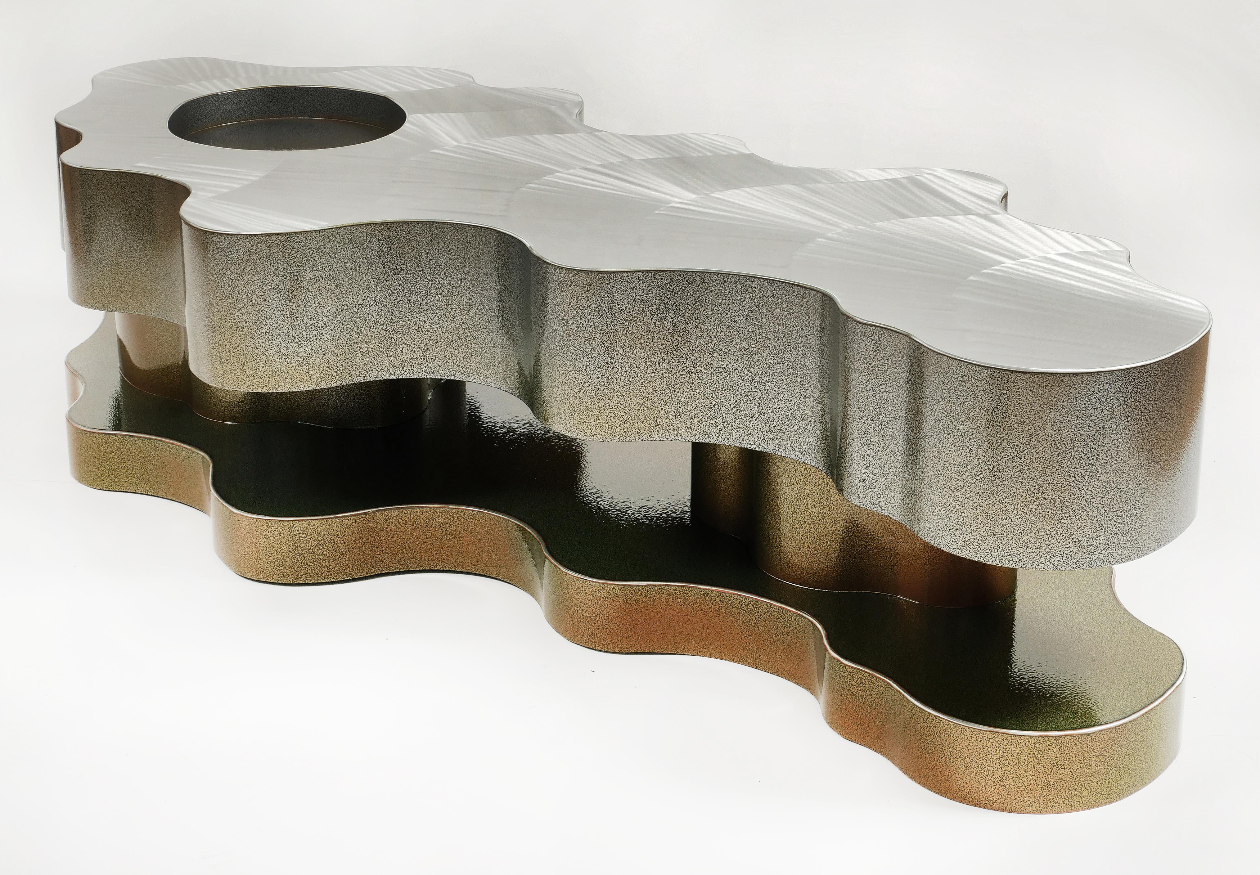 Poudré Table basse abstraite de forme libre du studio Bert Furnari en vente