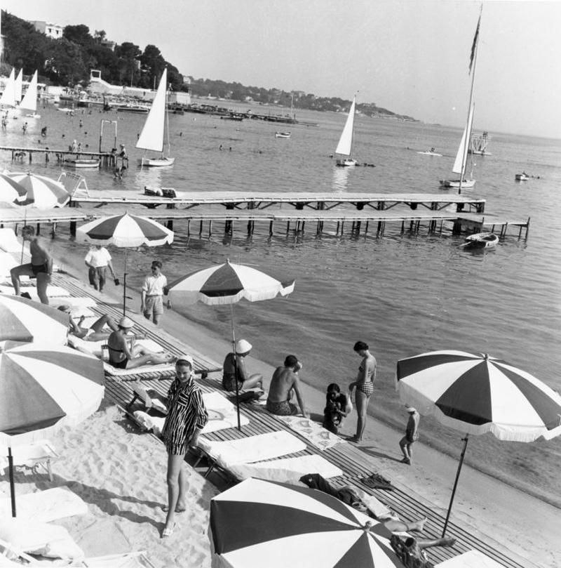 Bert Hardy Black and White Photograph - French Riviera