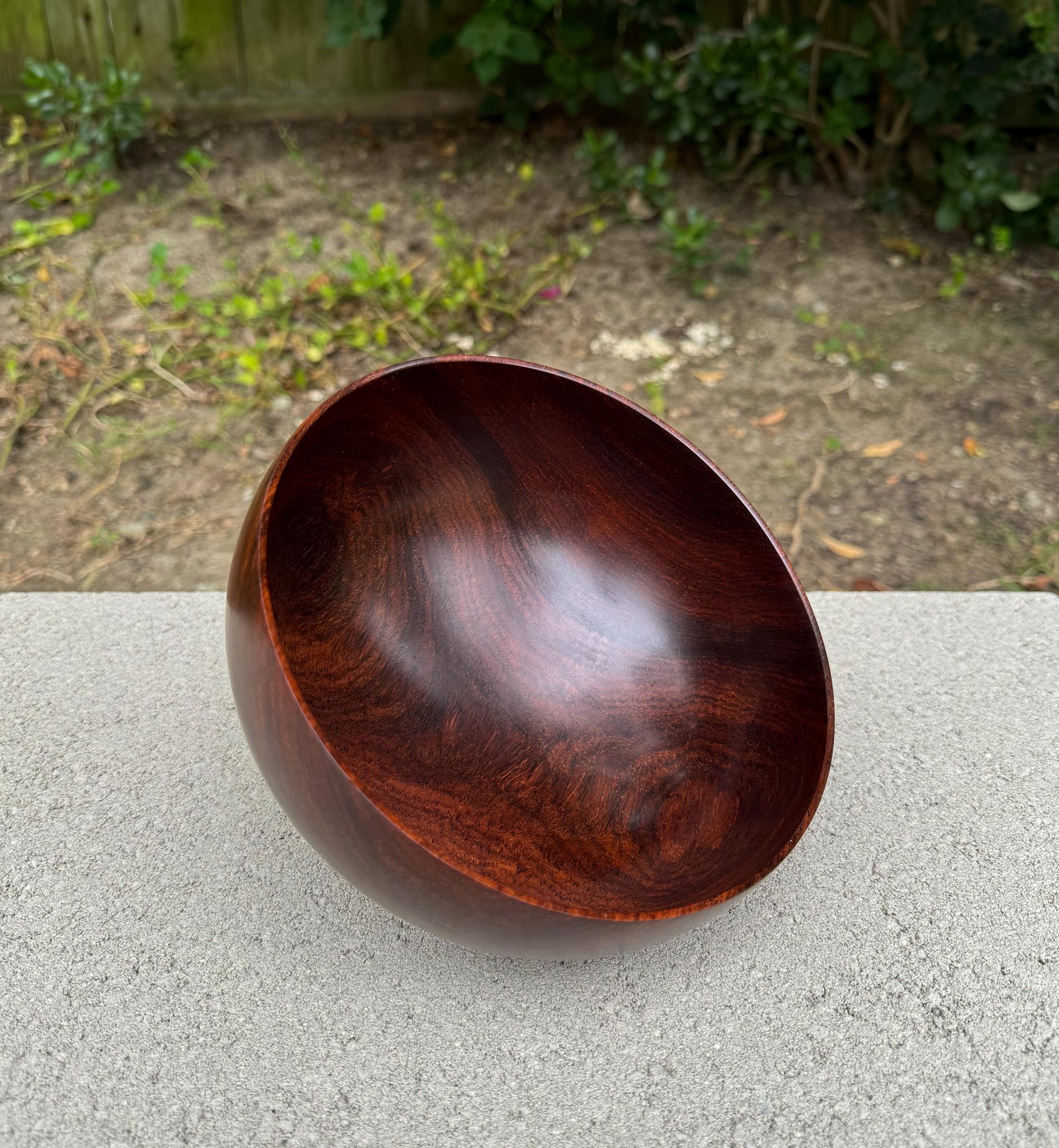 Inglese Ciotola in cocobolo tornito a mano di Bert Marsh, XX secolo in vendita