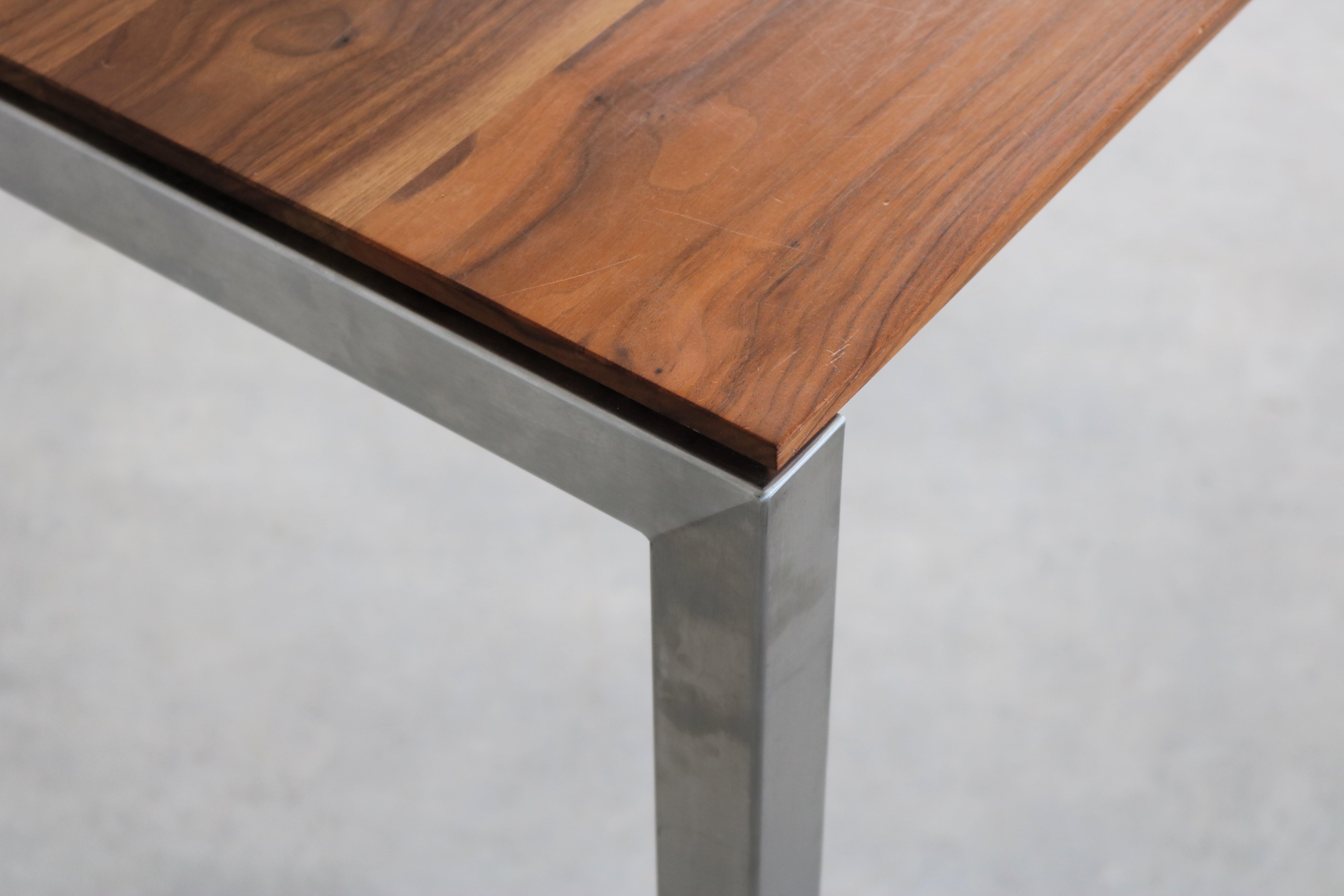Bert Plantagie design table dining table walnut For Sale at 1stDibs