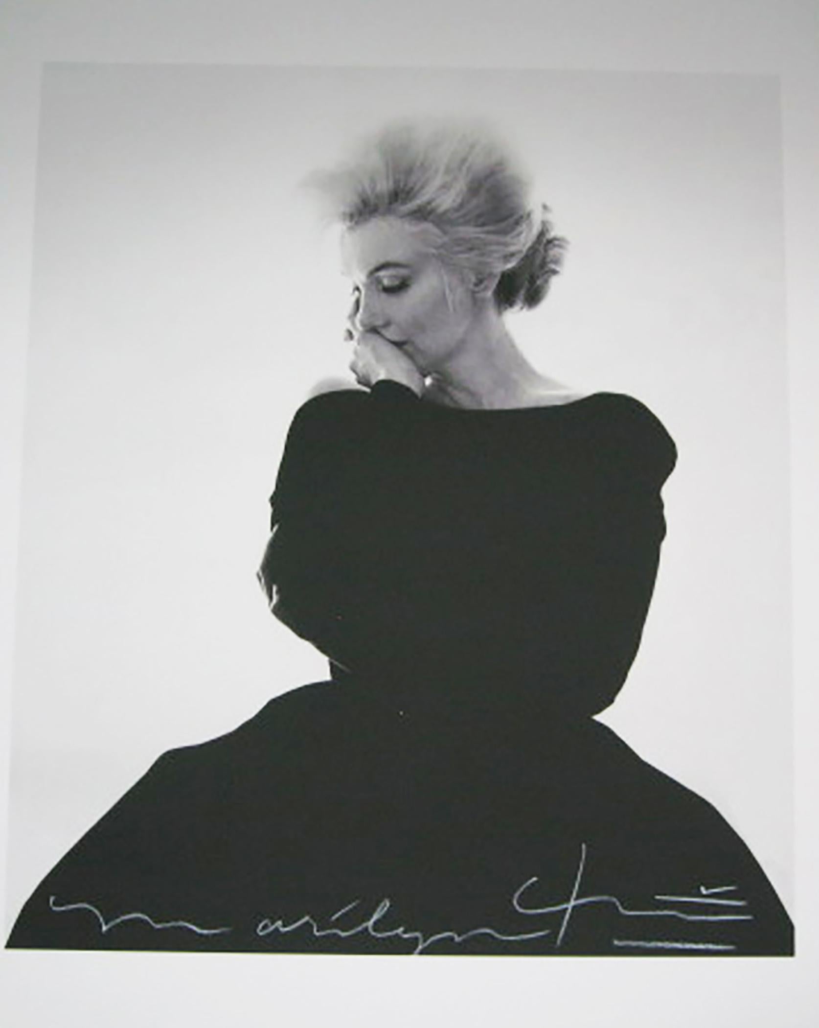 Bert stern
Marilyn dans Vogue 
La dernière séance (1962)
superbe et grande photo de Marilyn Monroe dans la mythique robe noire de Christian Dior pour le magazine Vogue
papier photographique 
format 91 X61 cms
image 61 x 56 cms
signé et numéro