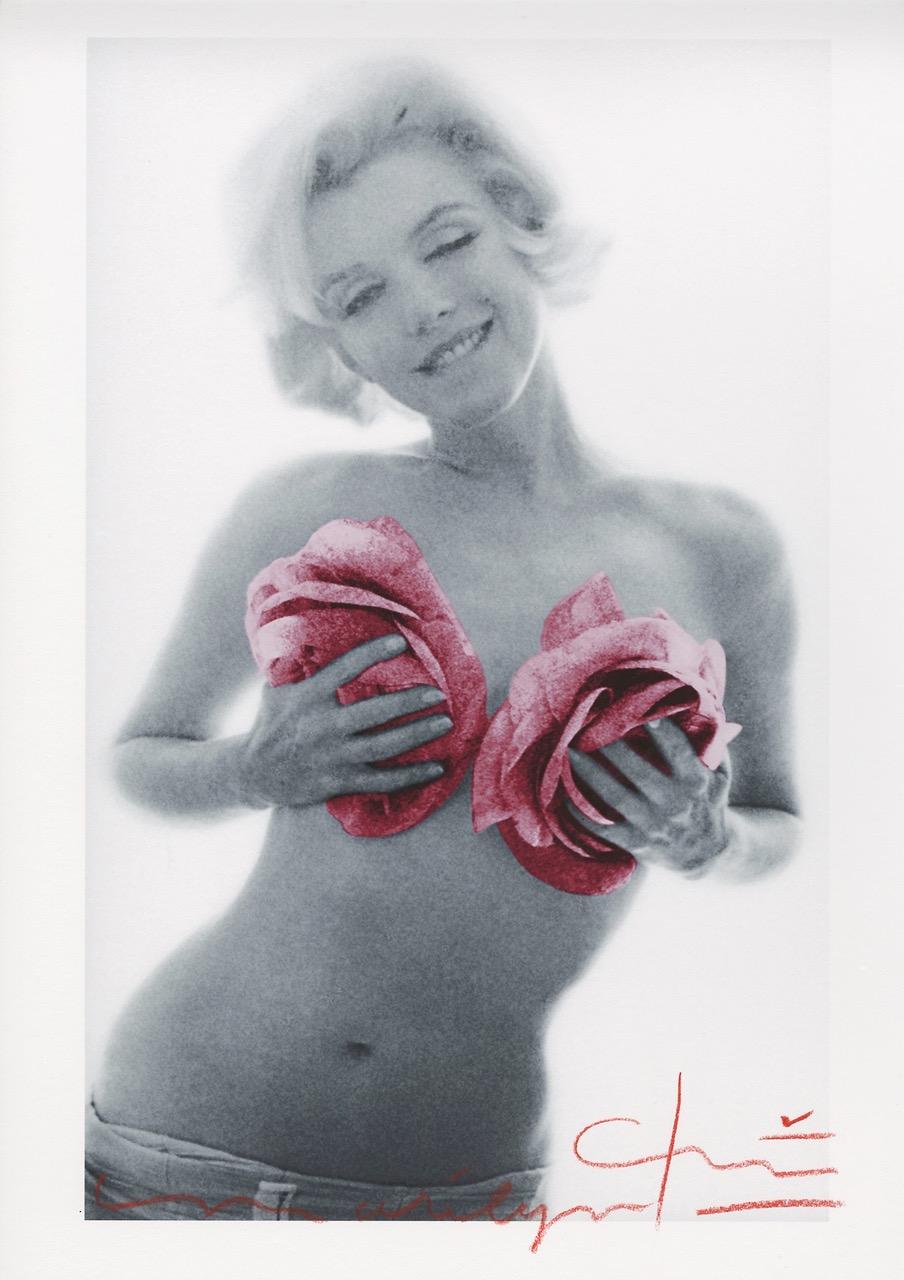 Bert stern
Marilyn Monroe pink wink roses   
Mythical photo of the last seance (1962)
Ink jet print by bert stern
2011
signed on both sides 
certificate signed by the artist in his lifetime
single copy
25 X 41 cms
perfect condition 
never exposed to