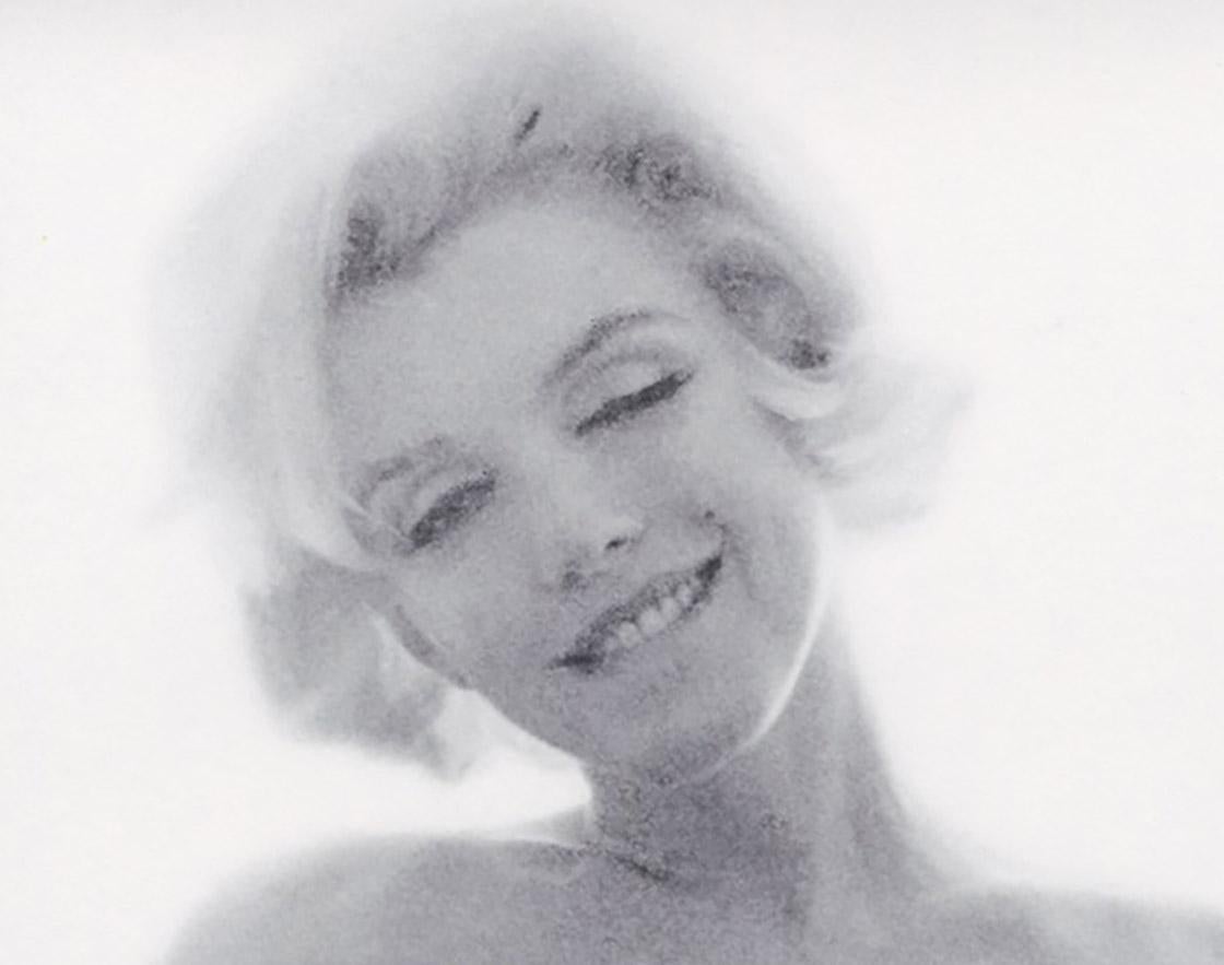 Bert stern « »Marilyn Monroe roses d'ailes violettes « » 2012 en vente 1