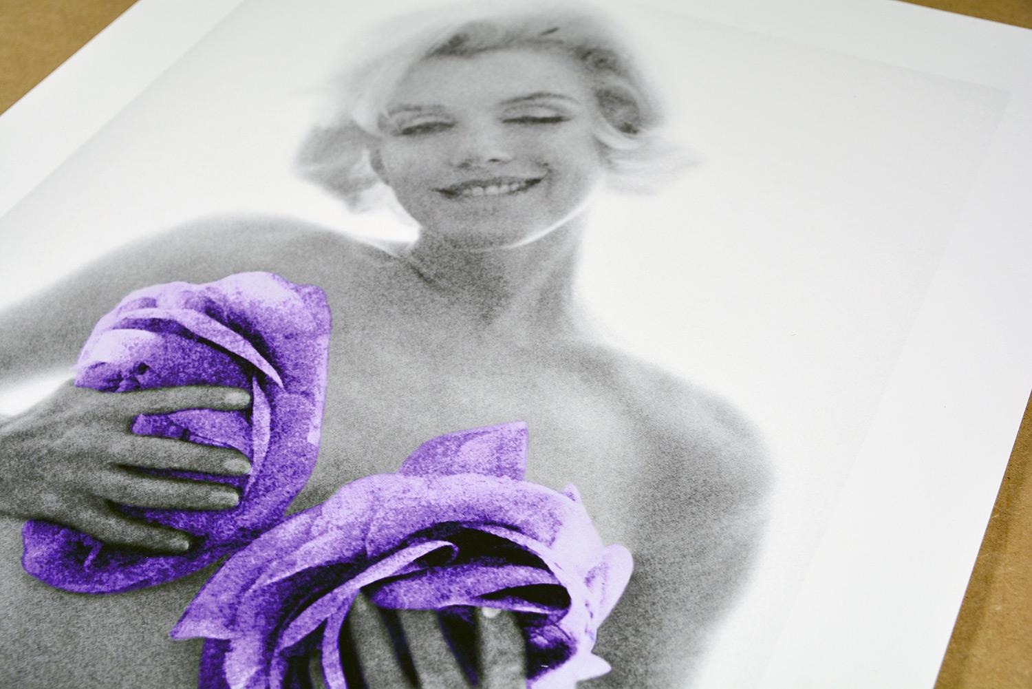 DIE LETZTE SITZUNG - DIE LETZTE SITZUNG - MARILYN PURPLE WINK ROSES, 1962

Datum der Gründung: 2011
Medium: Iris-Pigmentdruck
Auflage: 72
Größe: 48 x 33 cm
Zustand: In perfektem Zustand, nie gerahmt
Beschreibung:  Dies ist ein Irisabzug auf