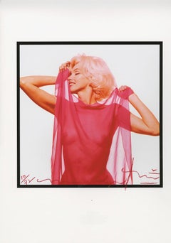 Marilyn Monroe . Marilyn Monroe fuscia scarf profile . The last sitting