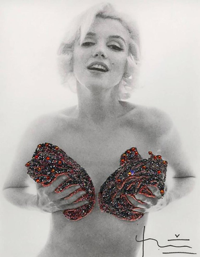 Exceptional picture of Marilyn Monroe during the last session by Bert Stern.
