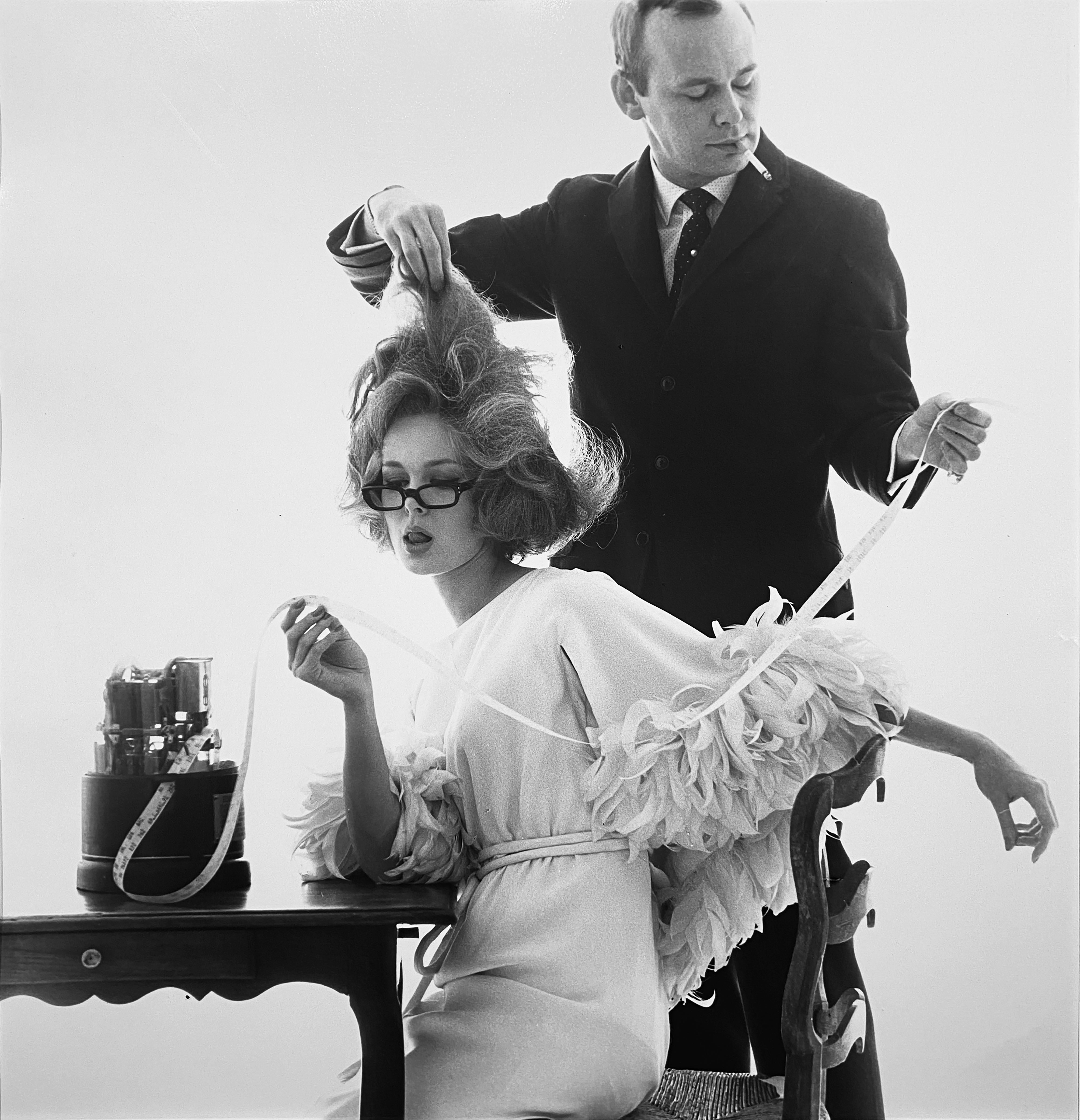 Color Photograph Bert Stern - Monique Chevalier avec Kenneth, VOGUE