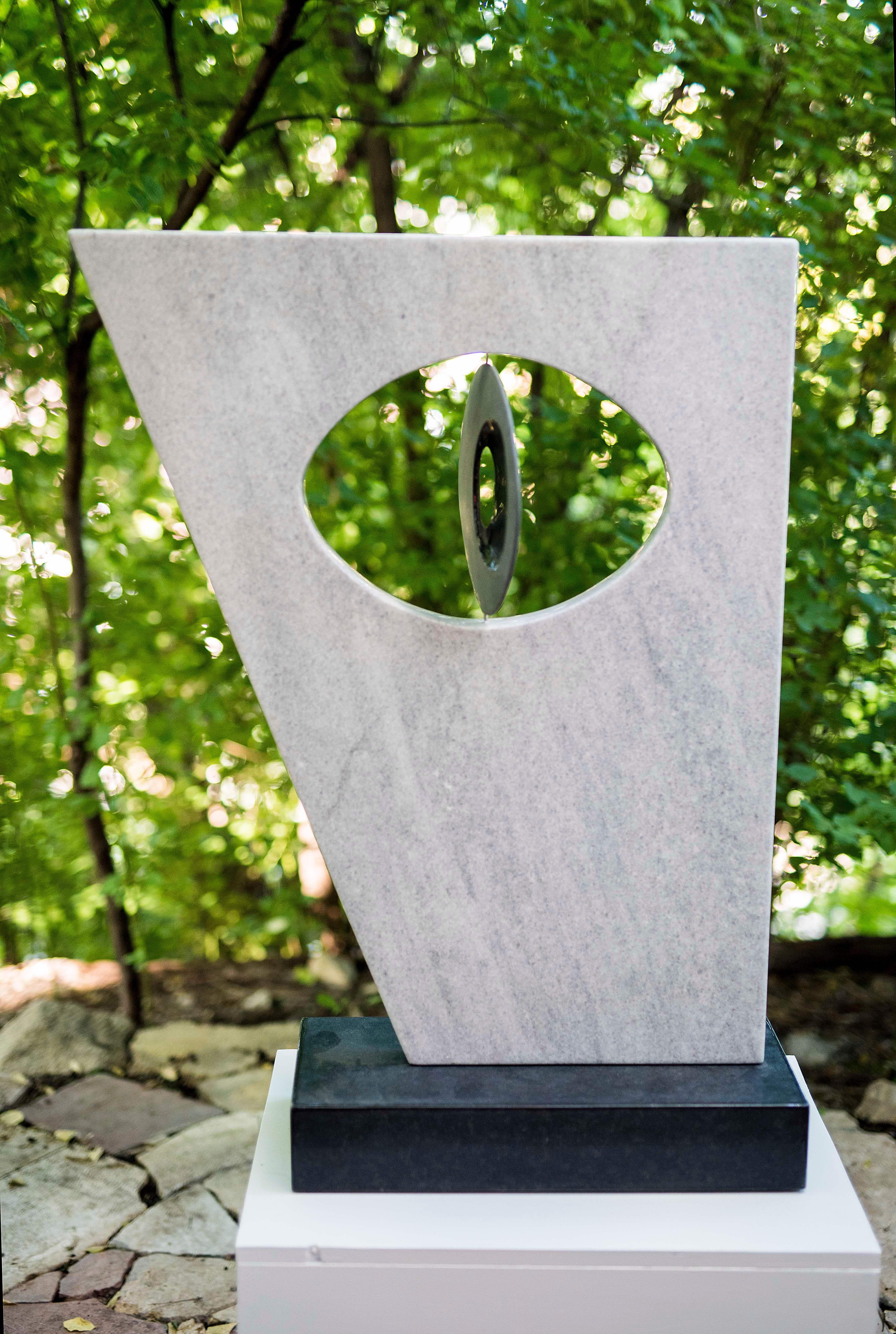 Face with goggle-eyed, Abstract Sculpture, Suitable for Outdoors For Sale 2