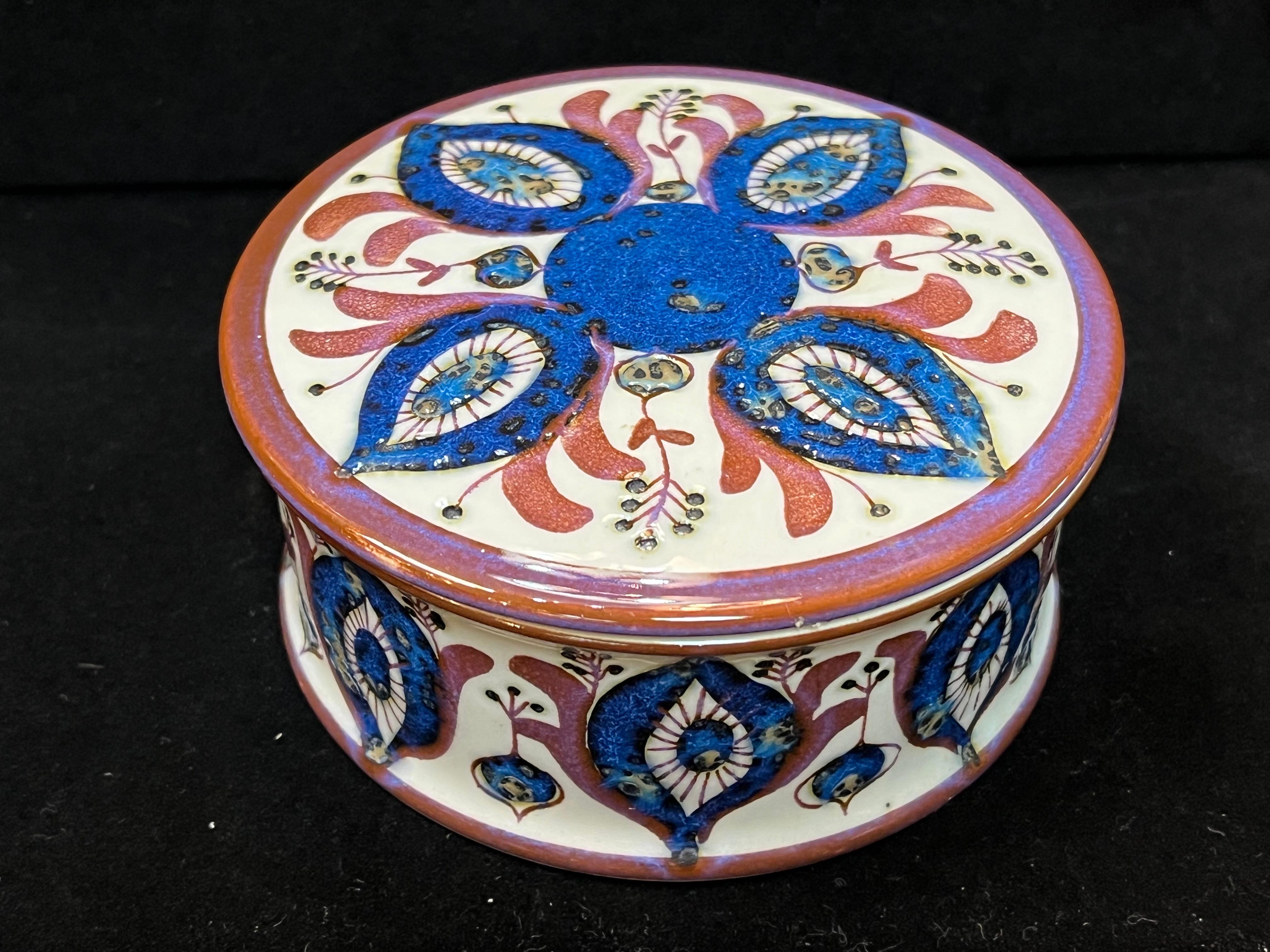 ceramic lidded box