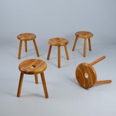 Bertel Gardberg, Set di 5 sgabelli finlandesi "a ciambella" in pino, Normark 1960