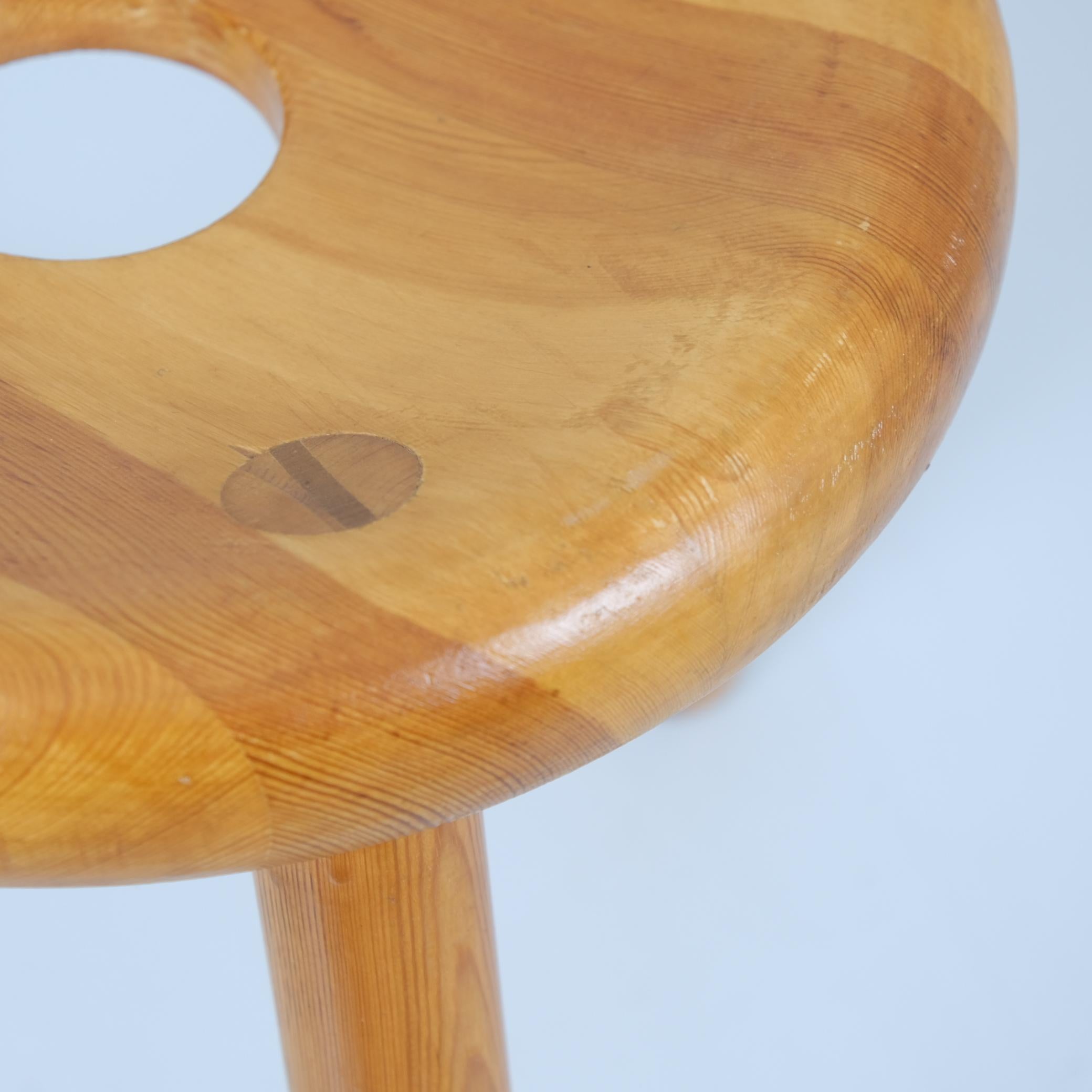 Bertel Gardberg, A Set of 5 Finnish 'Doughnut' Stools in Pine, Normark 1960s For Sale 1