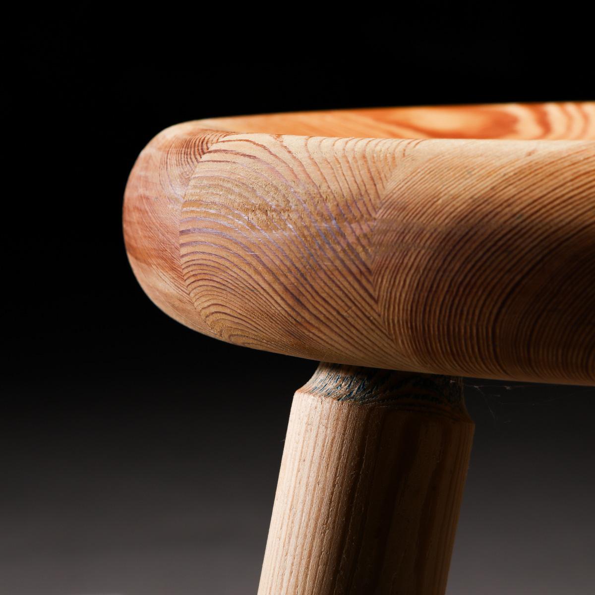 Finlandais Modèle de tabouret de Sauna Bertel Gardberg en pin massif, Finlande, années 1950 en vente