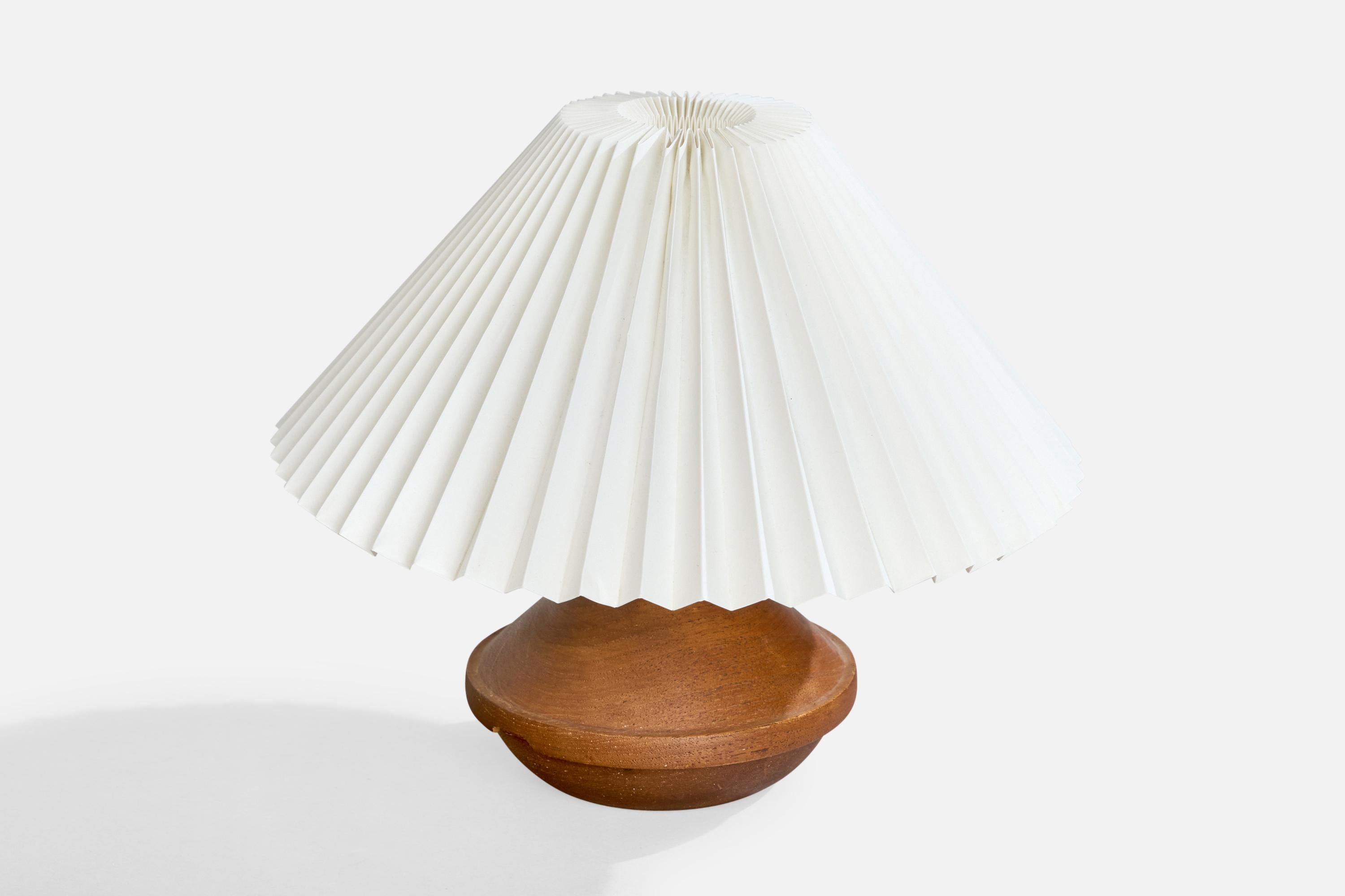 Finnish Bertel Gardberg, Table Lamp, Teak, Brass, Paper, Finland, 1960s For Sale