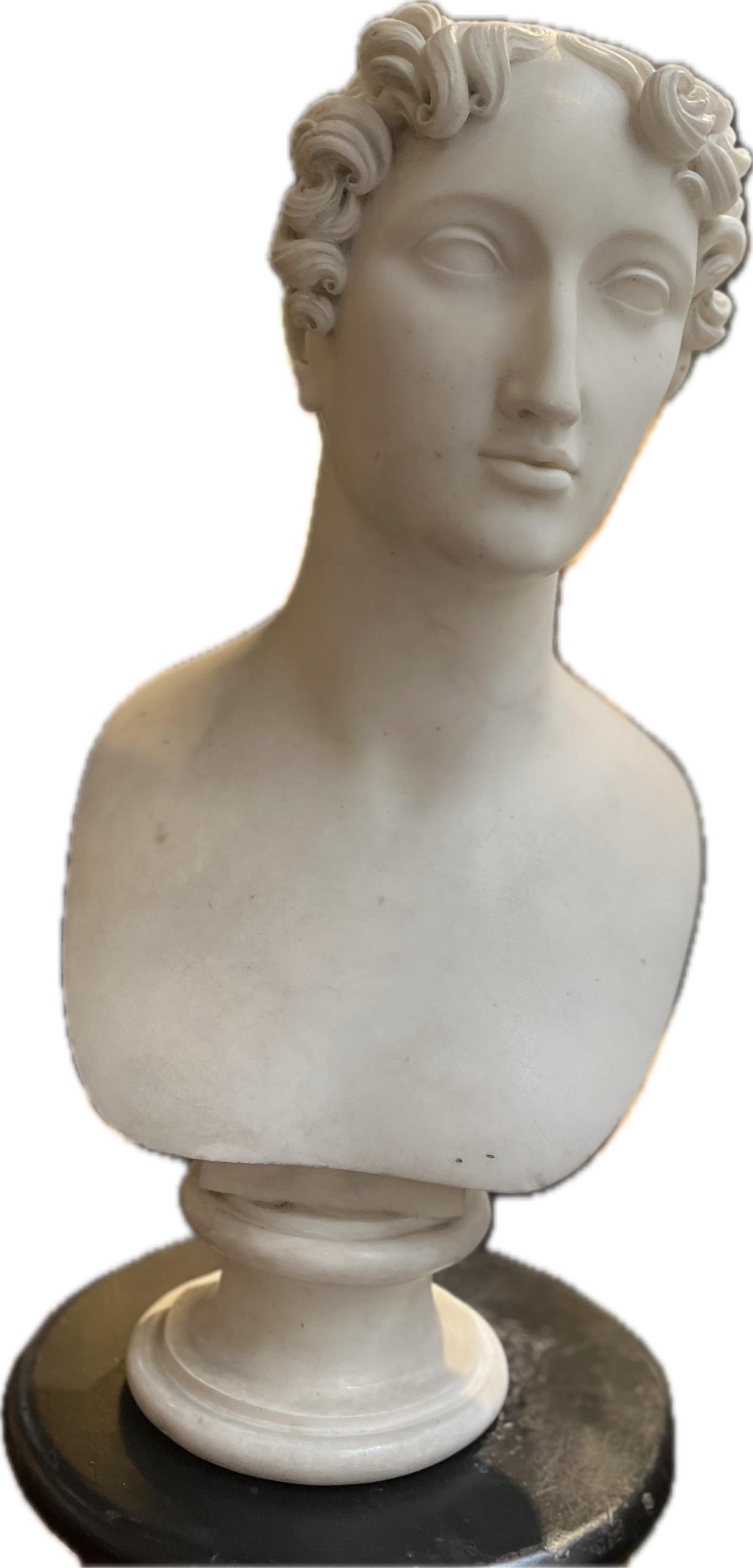Attribué à Bertel Thorvaldsen
Portraits de vie de l'époque de la Régence en marbre

1770-1844
Marbre sur colonnes en bois ébonisé d'époque
Hauteur du buste : 59 cm de la couronne au socle
Largeur du buste : 28 cm
Hauteur de la colonne : 106,5