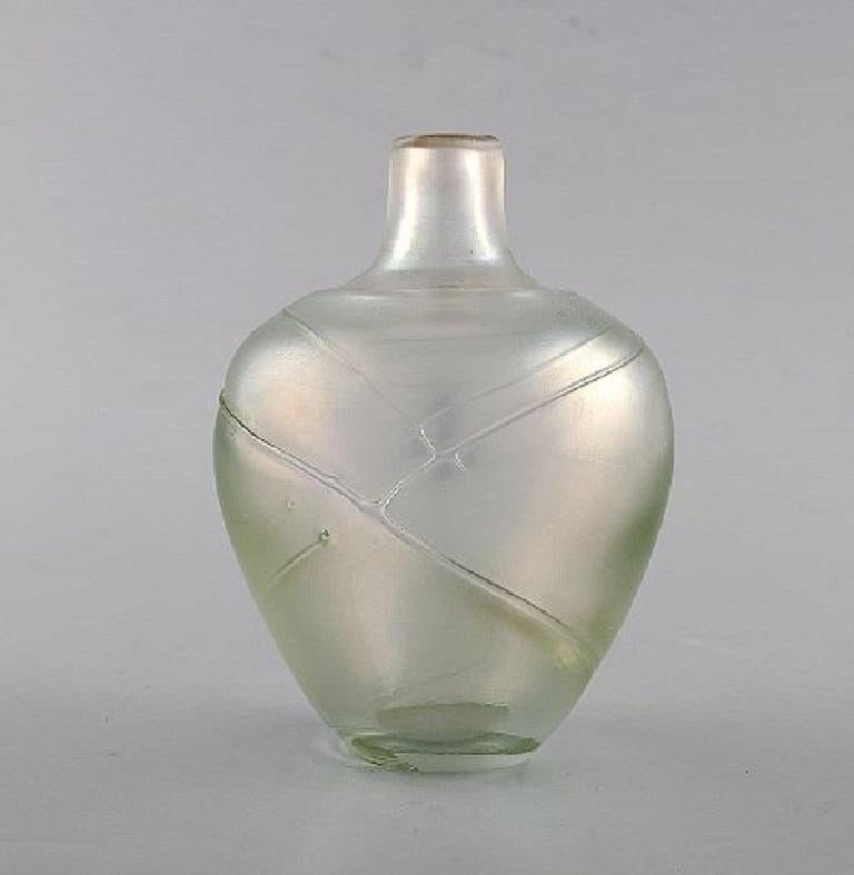 Bertel Vallien for Kosta Boda, Sweden. Vase in mouth-blown art glass. Swedish design, 1980s.
Measures: 11 x 8.5 cm.
In perfect condition.
Signed.