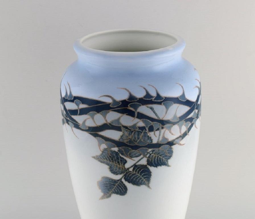 Peint à la main Bertha Nathanielsen pour Royal Copenhagen, grand vase Art nouveau unique en vente