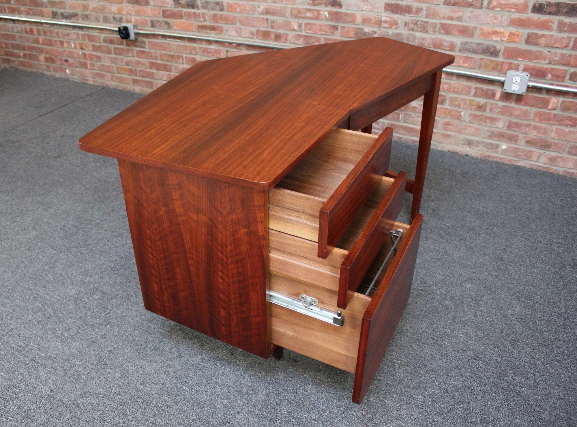 Bertha Schaefer for Singer and Sons Italian Walnut Asymmetrical Desk For Sale 1