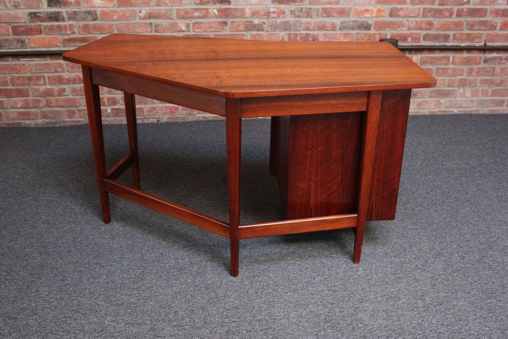 Bertha Schaefer for Singer and Sons Italian Walnut Asymmetrical Desk For Sale 11