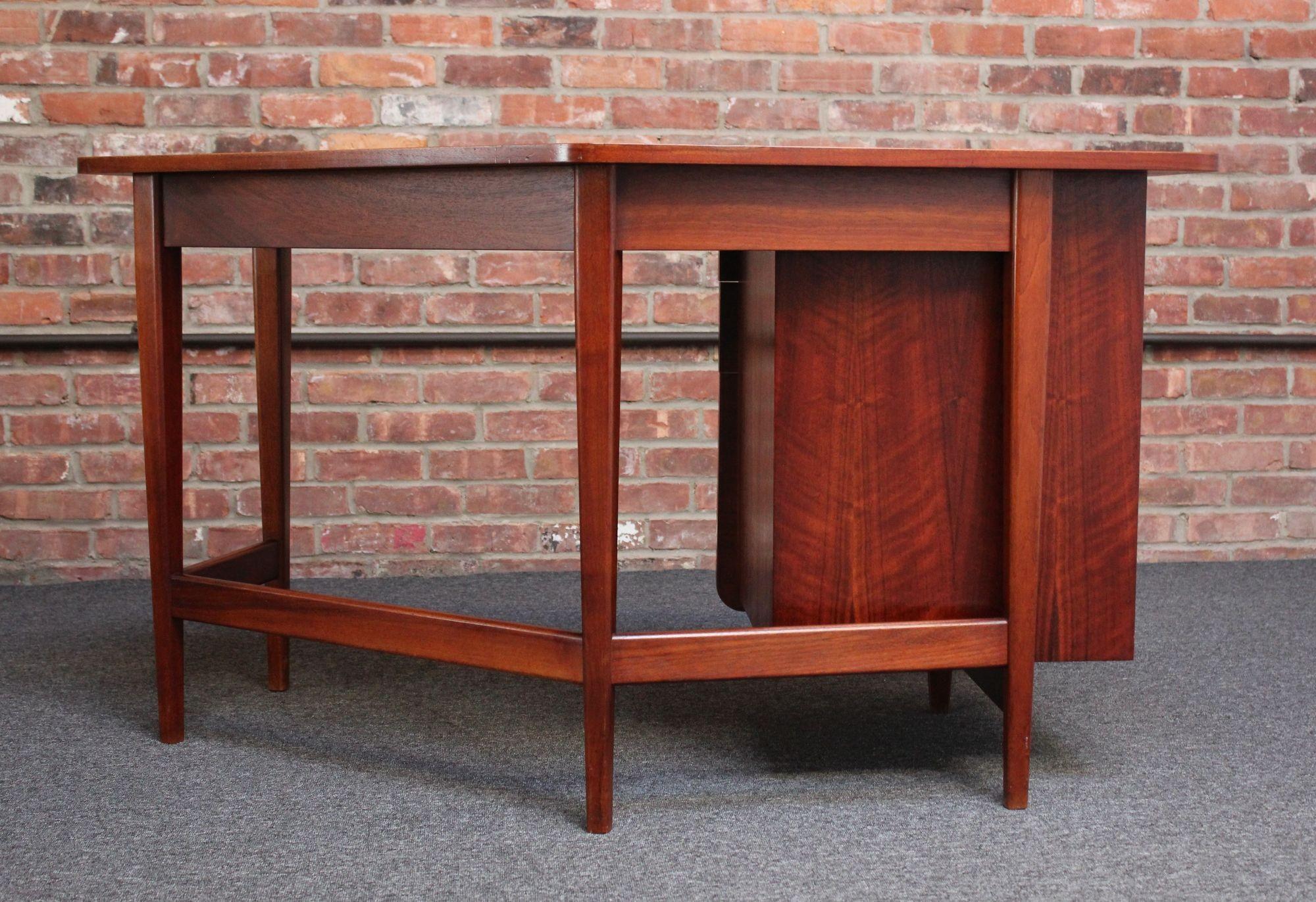 Bertha Schaefer for Singer and Sons Italian Walnut Asymmetrical Desk For Sale 2