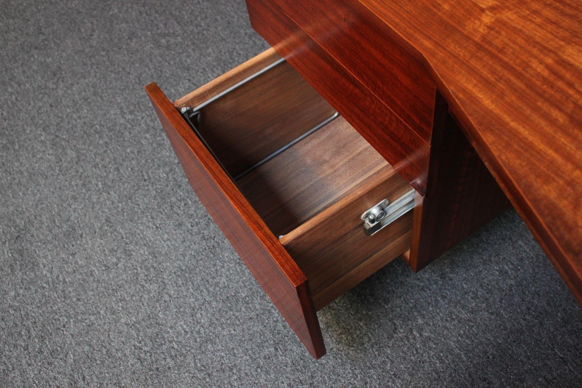 Bertha Schaefer for Singer and Sons Italian Walnut Asymmetrical Desk For Sale 6
