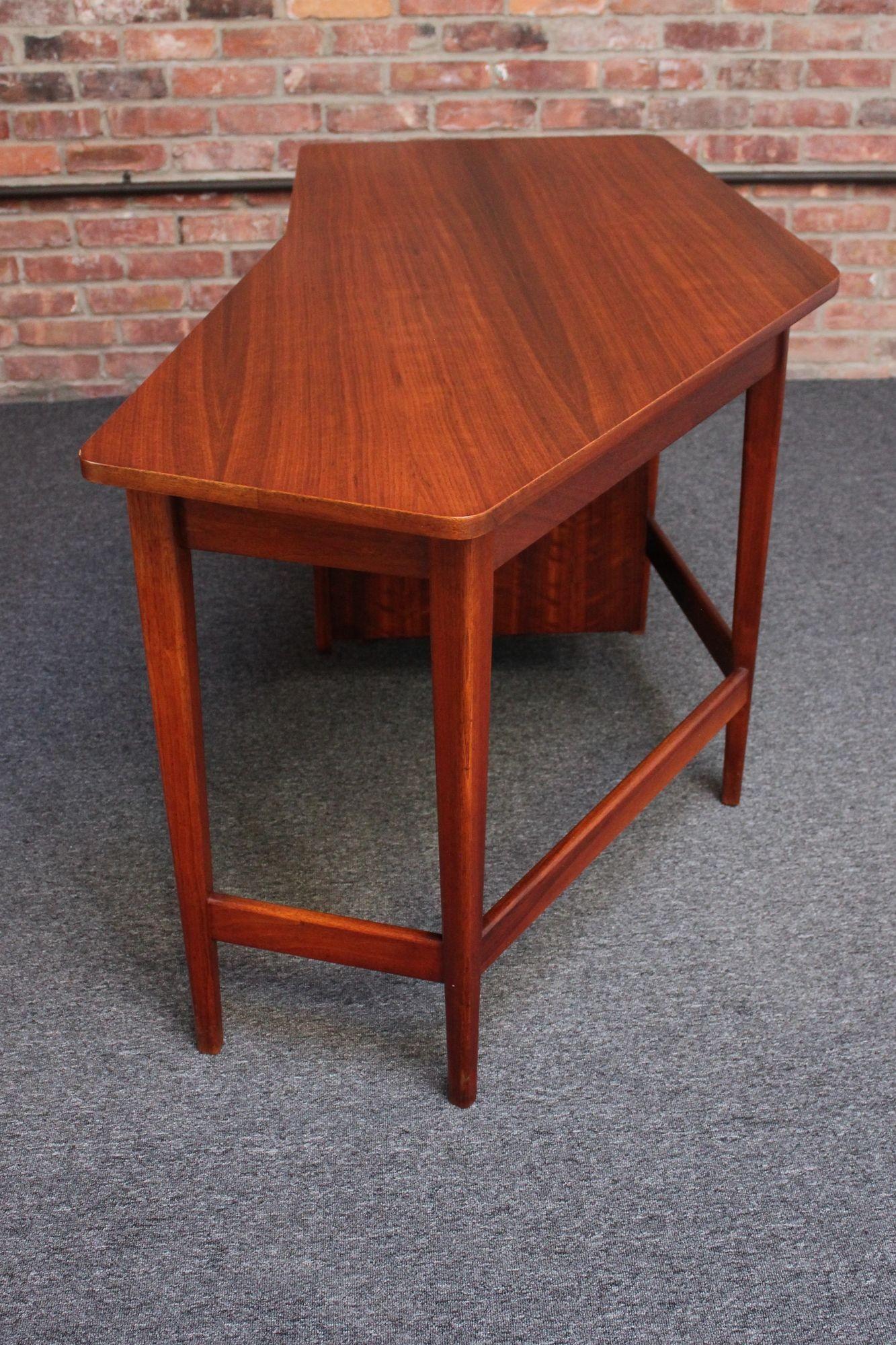 Bertha Schaefer for Singer and Sons Italian Walnut Asymmetrical Desk For Sale 9