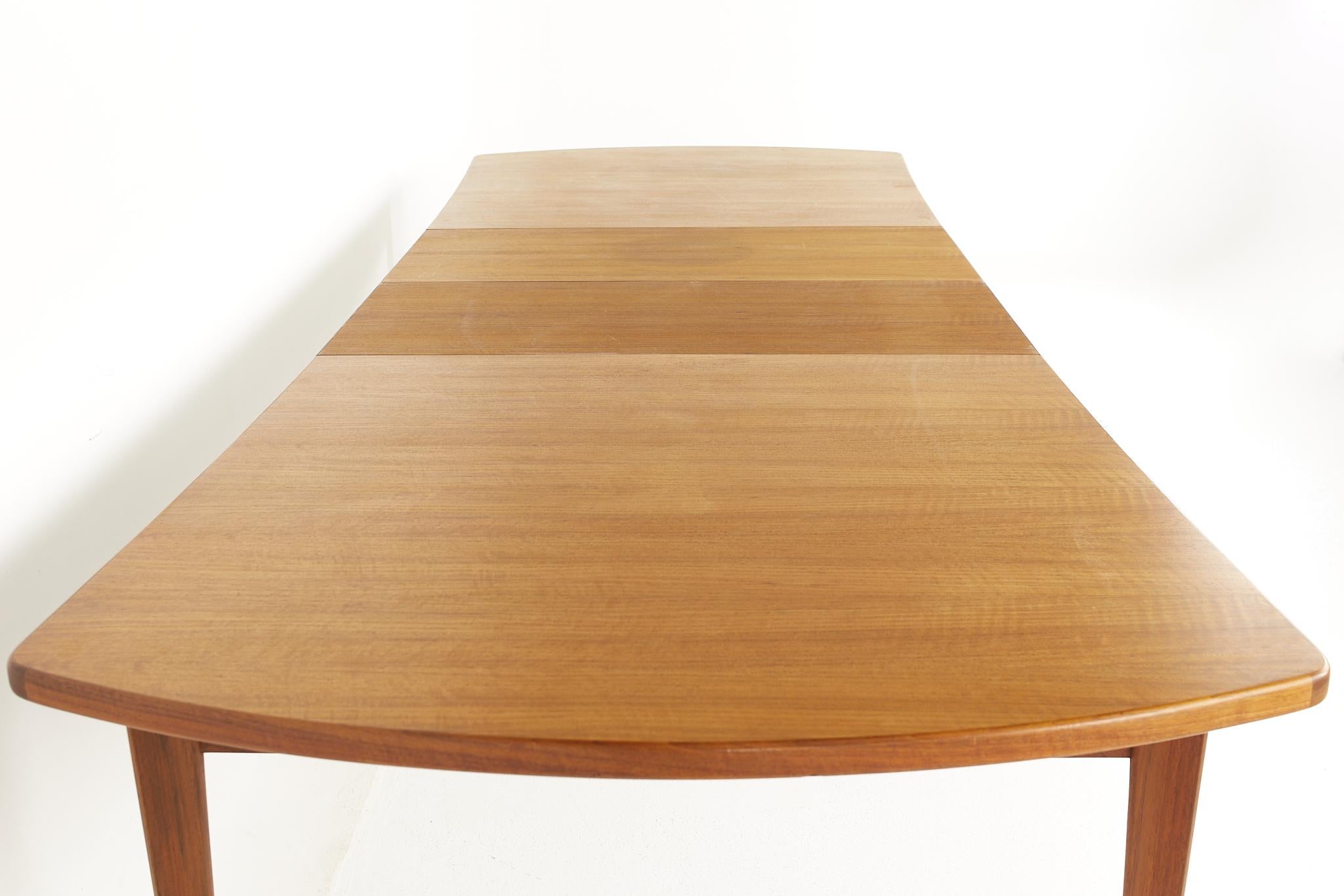 Bertha Schaefer for Singer and Sons Mid Century Walnut Expanding Dining Table 12