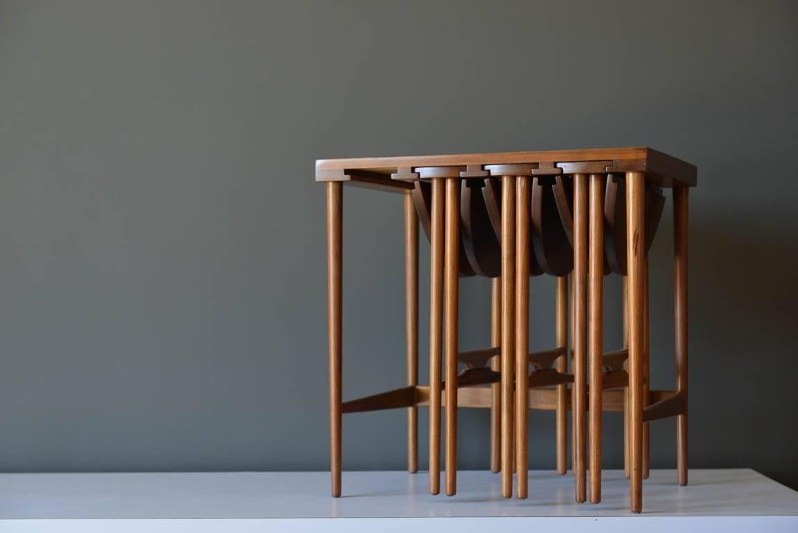 Bertha Schaefer for Singer and Sons Walnut Nesting Tables, circa 1955 In Excellent Condition In Costa Mesa, CA