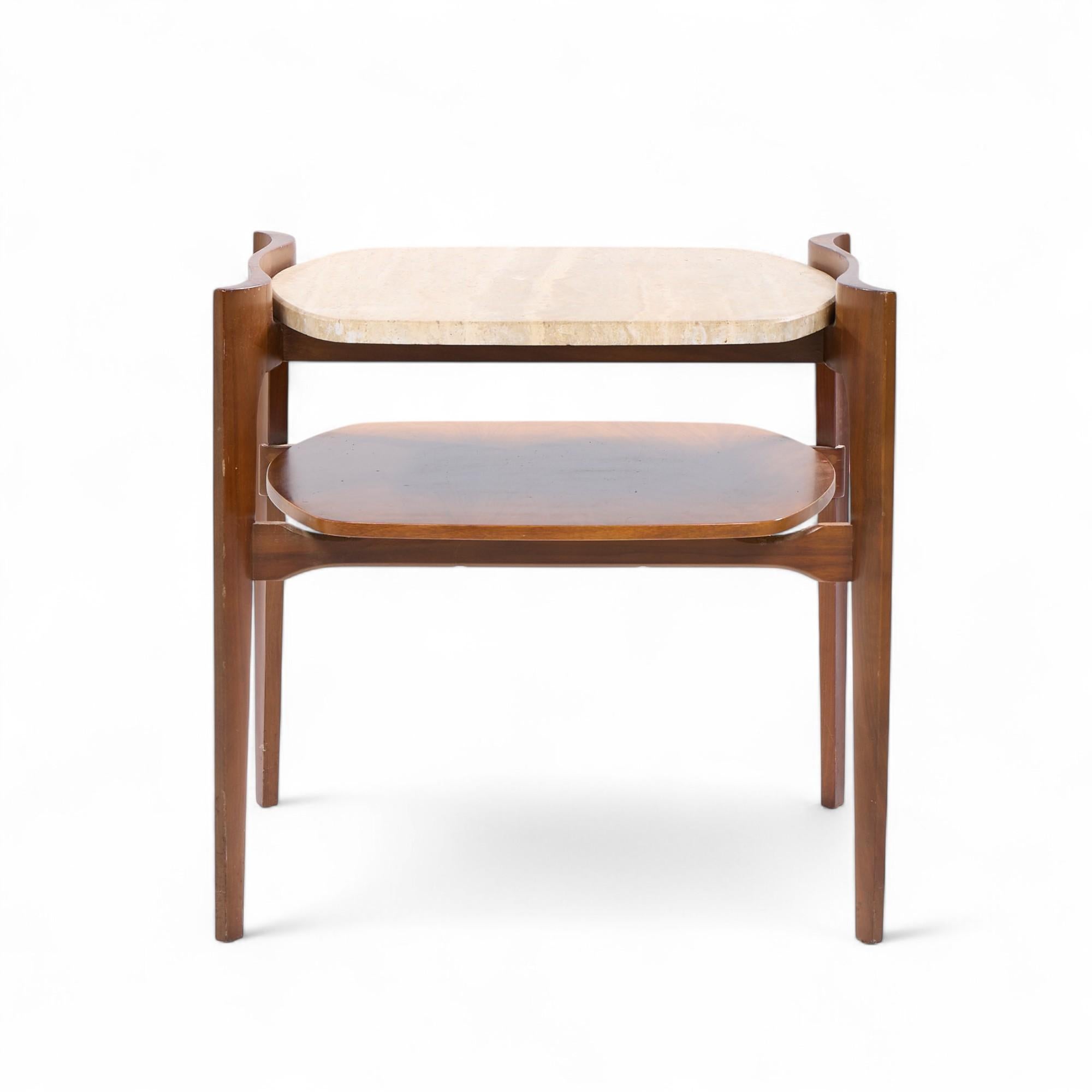 Travertin Tables d'appoint en travertin sculpté et noyer Bertha Schaefer for Singer & Sons - Paire en vente