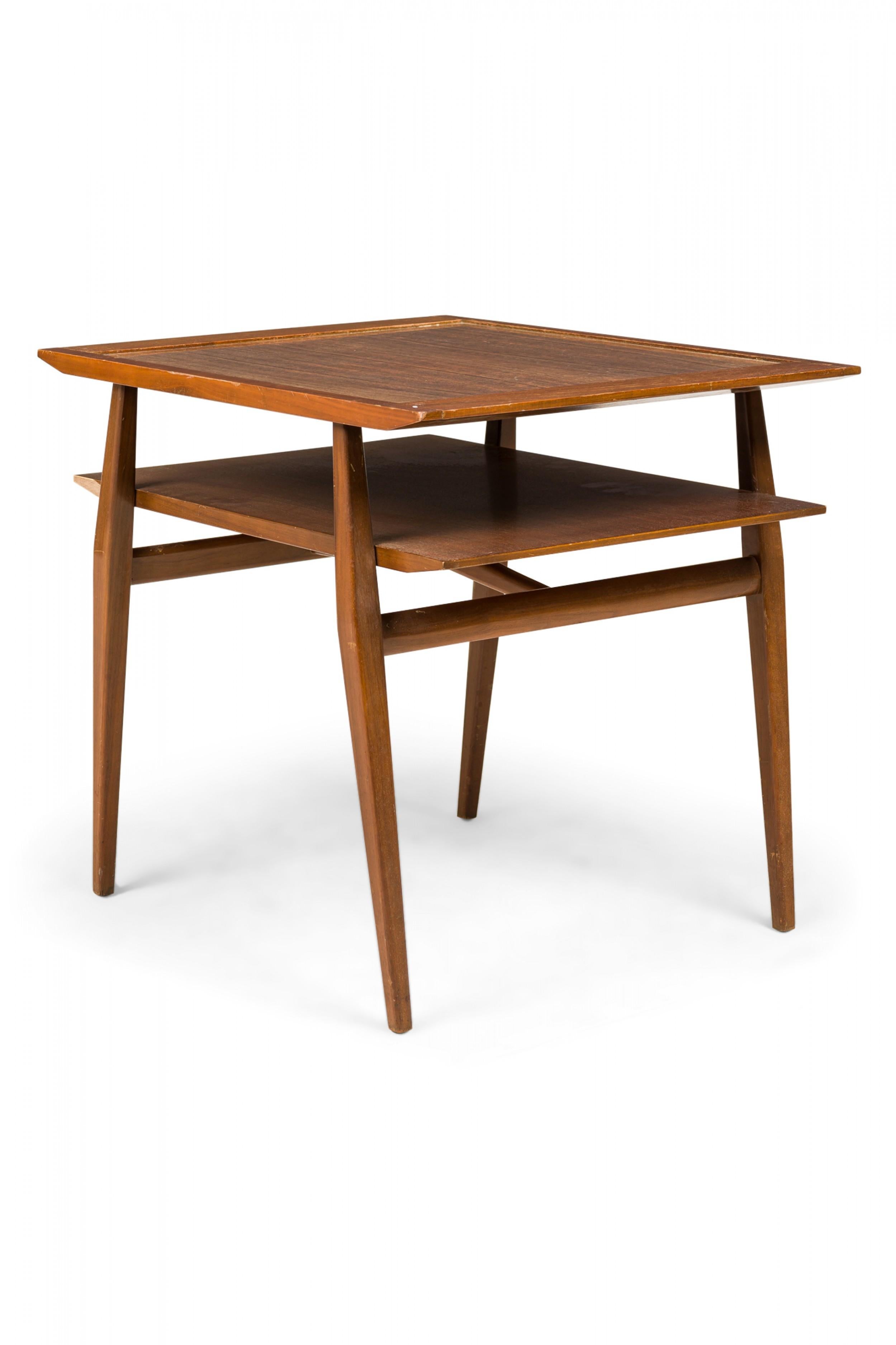 Mid-Century Modern Table d'appoint à deux niveaux en noyer et stratifié Bertha Schaefer pour Singer & Sons en vente
