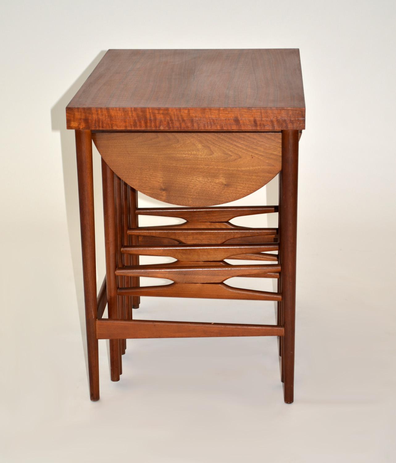 Mid-Century Modern Bertha Schaefer for Singer & Sons Walnut Nesting Serving Tables 1950s For Sale