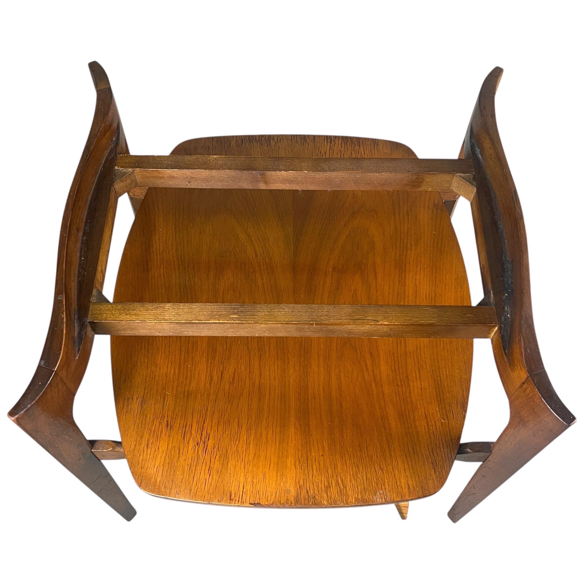 Mesa auxiliar escultórica de nogal travertino Bertha Schaefer en venta 6