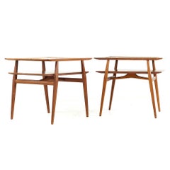 Bertha Schaefer Singer & Sons Mcm Mesas auxiliares de dos niveles en laminado de nogal - Pareja