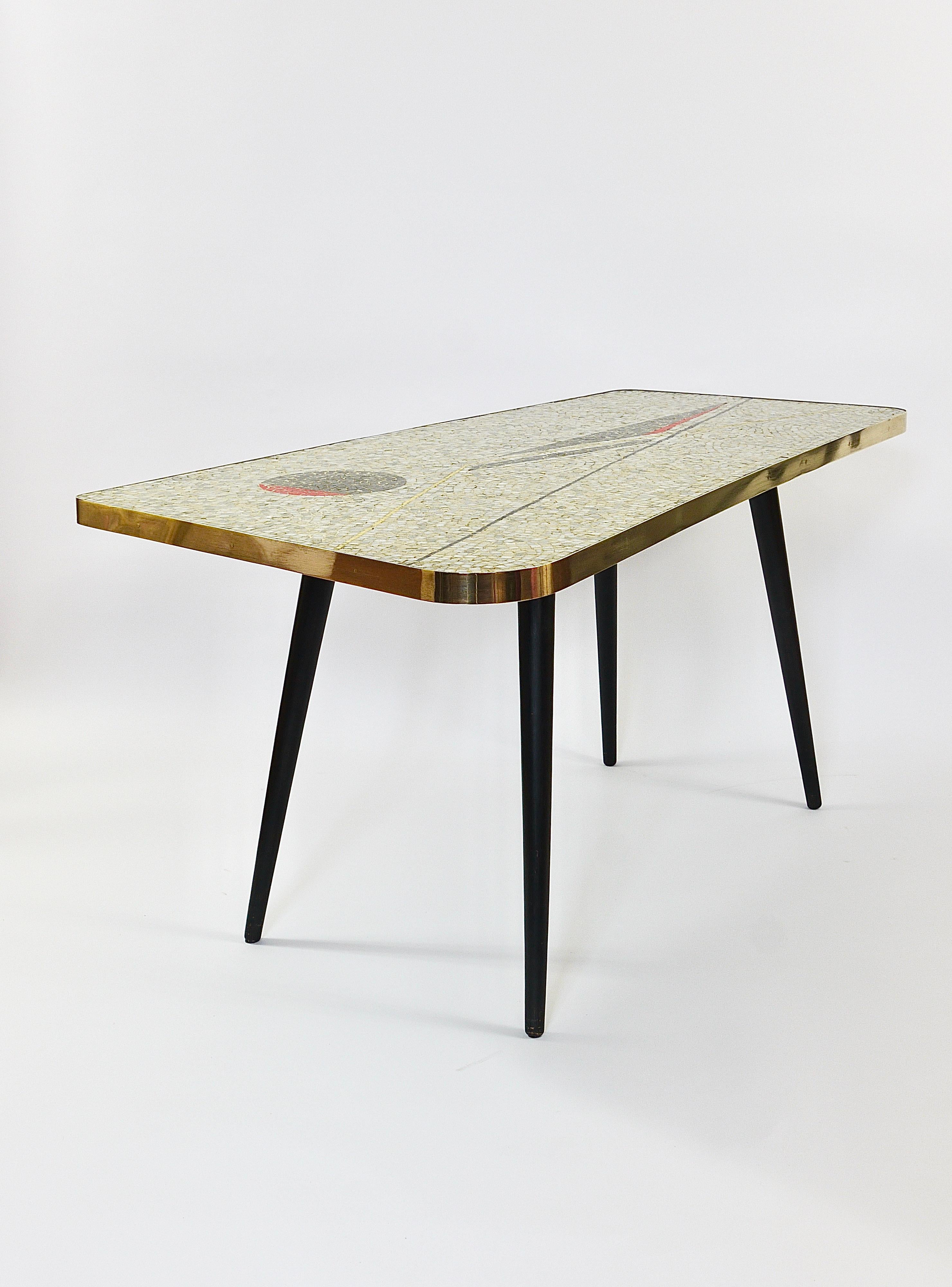 Berthold Muller Asymmetrischer Mosaikfliesen-Couchtisch oder Sofatisch, Deutschland, 1950er Jahre im Angebot 3