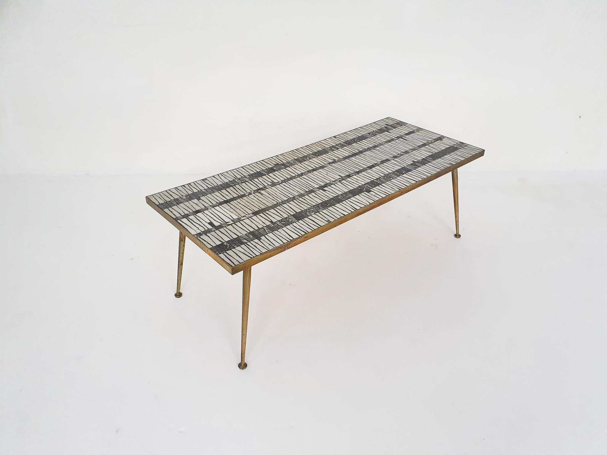 Allemand Table basse en mosaque Berthold Muller avec pieds en laiton, Allemagne, annes 1950 en vente