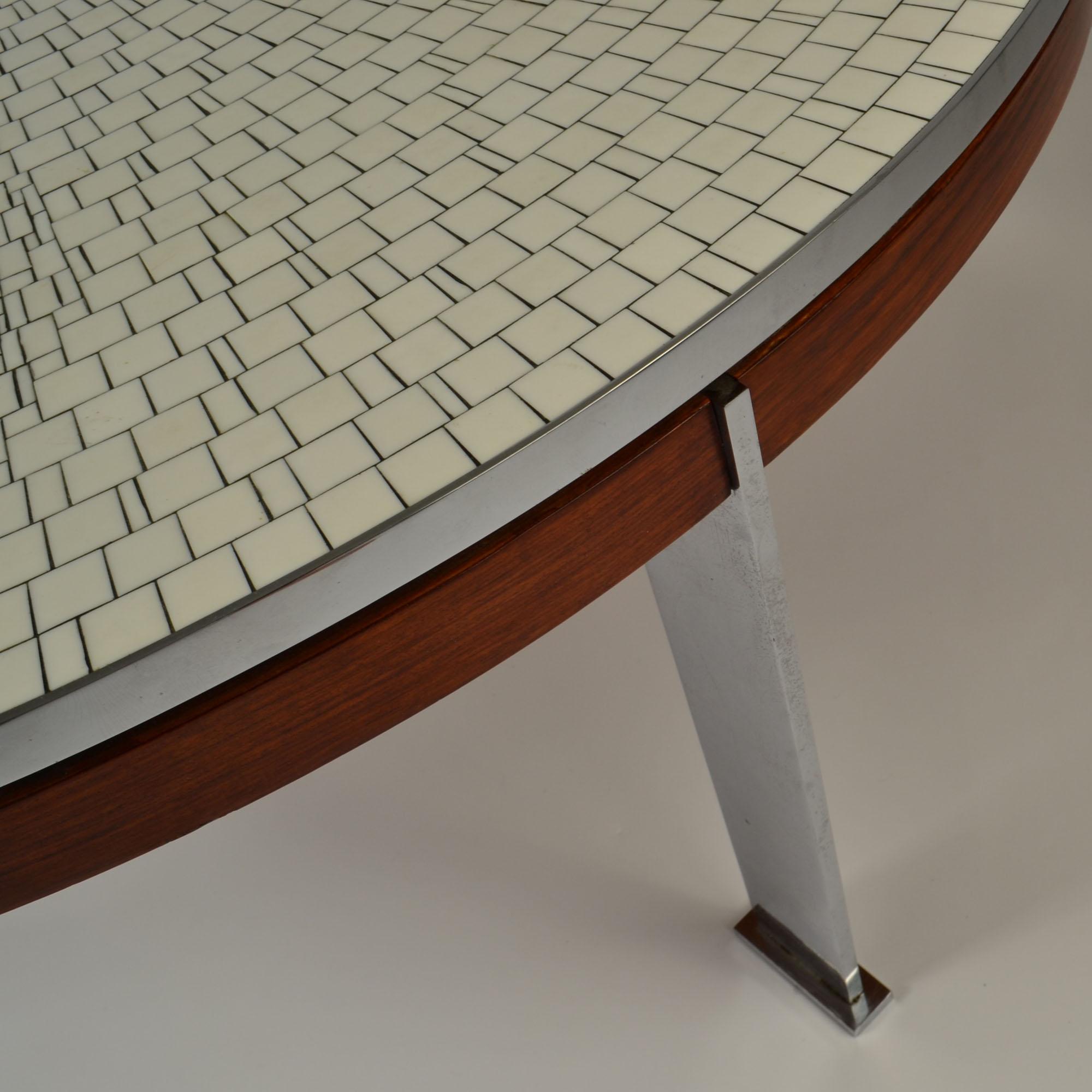 Table basse ronde blanche Berthold Muller sur pieds chromés en vente 3