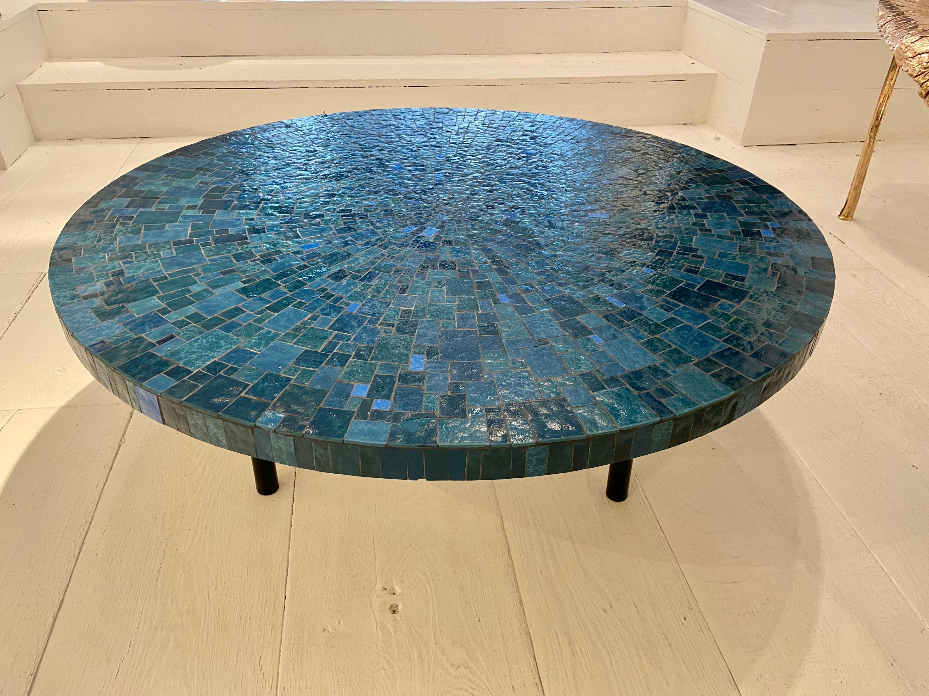 Berthold Müller-Oerlinghausen
Table basse en mosaïque de Céramique, Allemagne, années 1960
105 x 105 x 33 cm