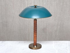 Lampe de table en laiton et cuir « Bertil Brisborg », Nordiska Kompaniet, Suède, années 1940