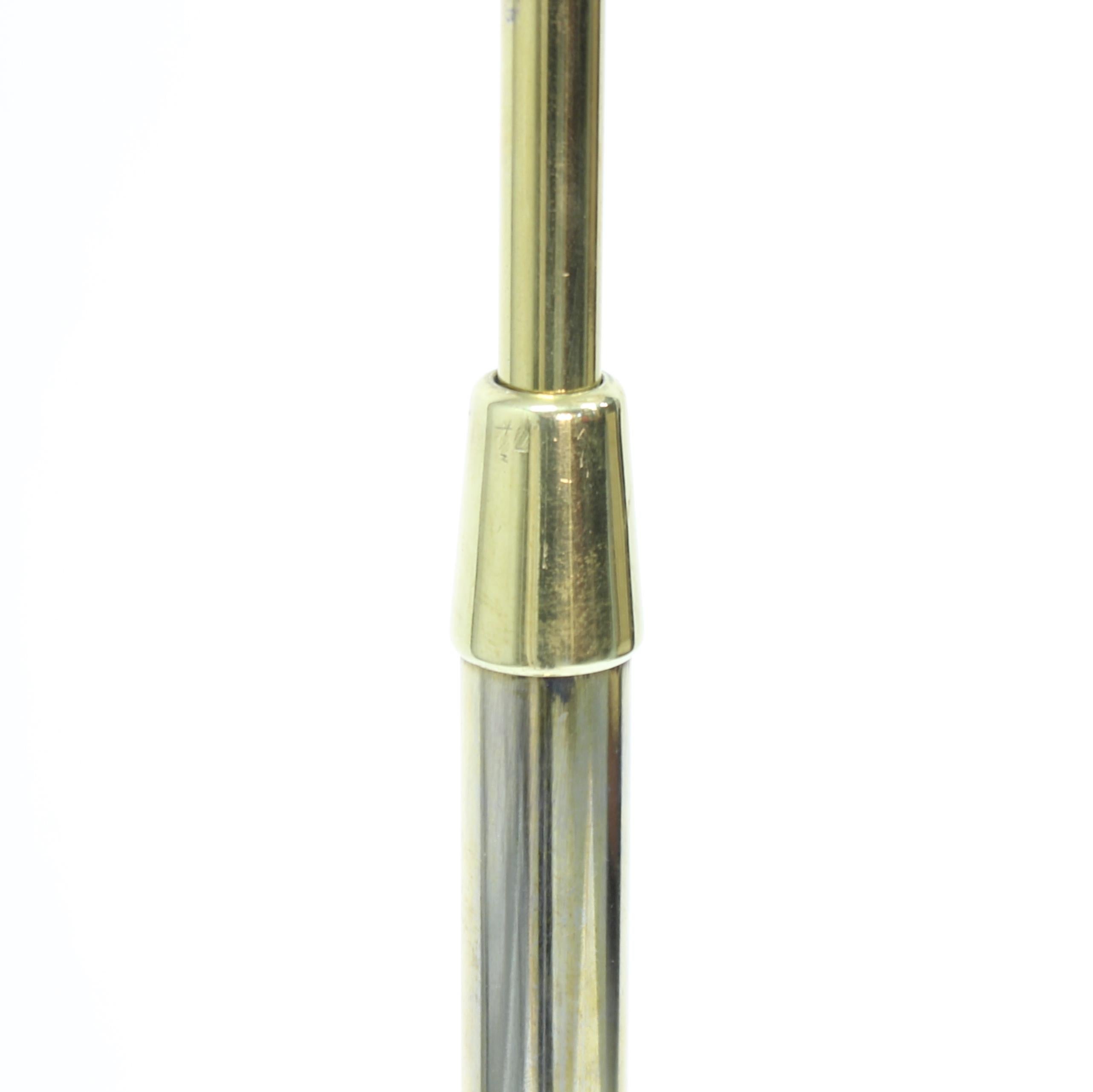 Bertil Brisborg, lampadaire en laiton modèle 30620 pour Nordiska Kompaniet/NK, années 1940 en vente 1
