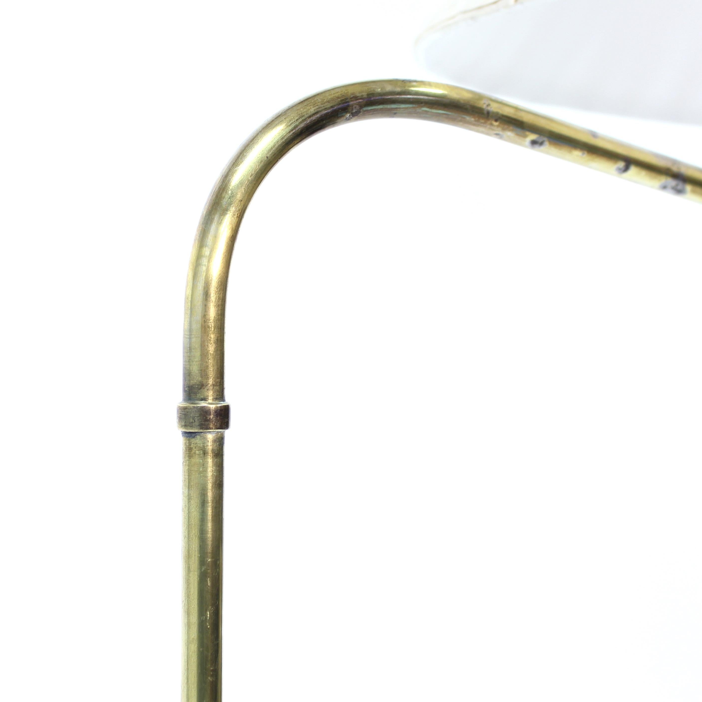 Bertil Brisborg, lampadaire en laiton modèle 30620 pour Nordiska Kompaniet/NK, années 1940 en vente 2