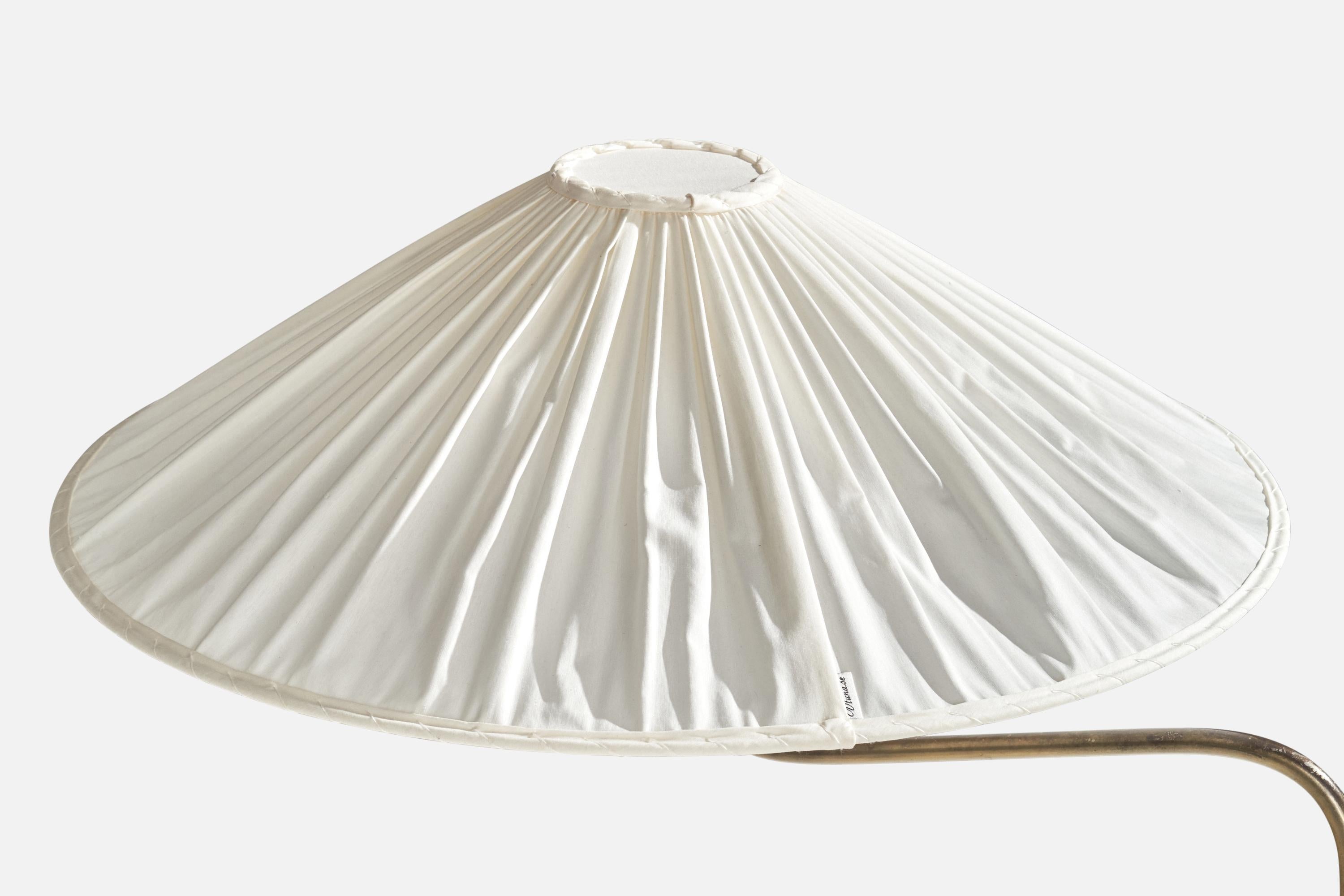 Lampadaire Bertil Brisborg, laiton, tissu, Suède, années 1940 Bon état - En vente à High Point, NC