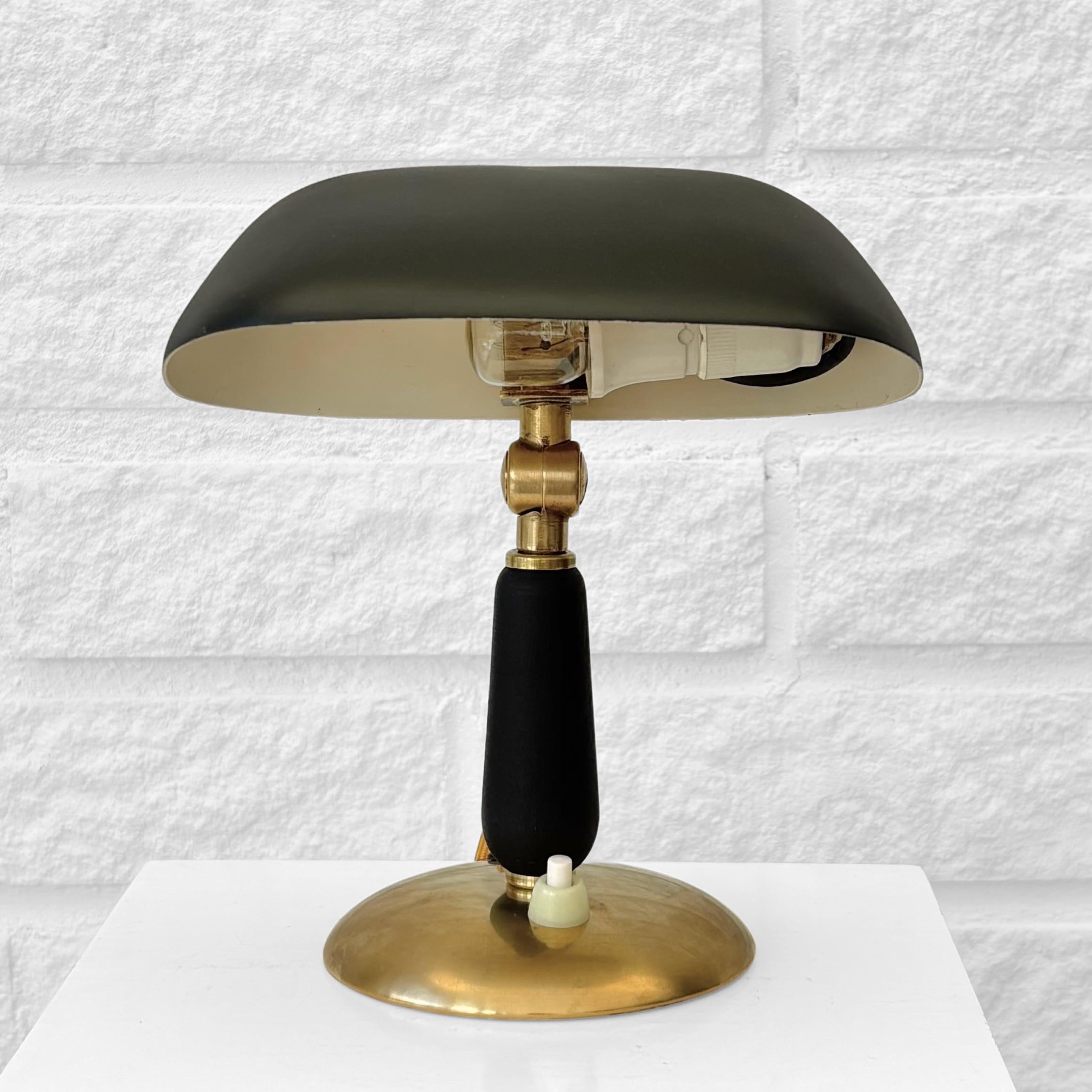 Bertil Brisborg Modernisten Tischlampe 31866, Nordiska Kompaniet, Schweden, 1940er Jahre im Zustand „Gut“ im Angebot in Forserum, SE