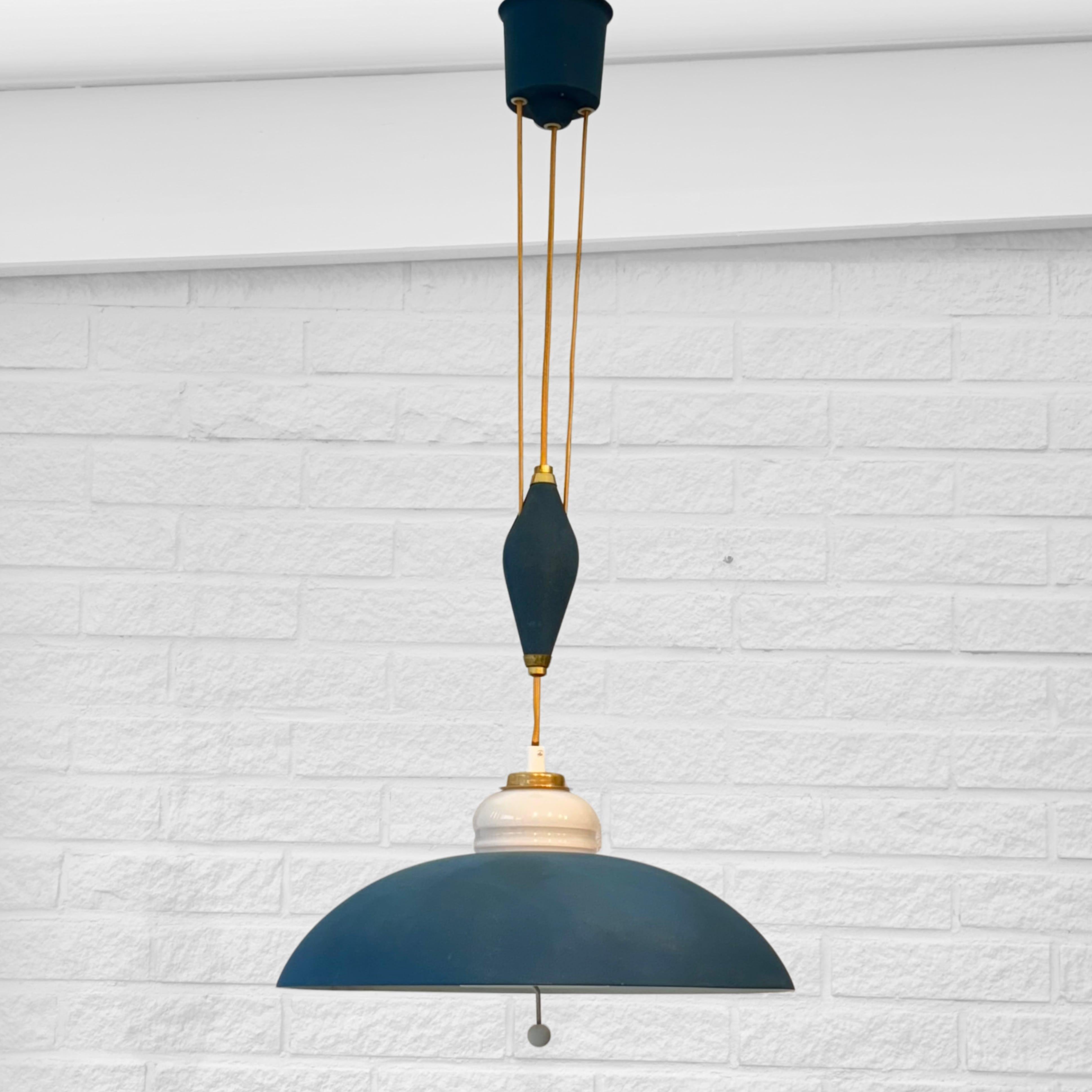 Bertil Brisborg, Nordiska Kompaniet, mid century pendant lamp 33087 Sweden 1950s In Good Condition For Sale In Forserum, SE