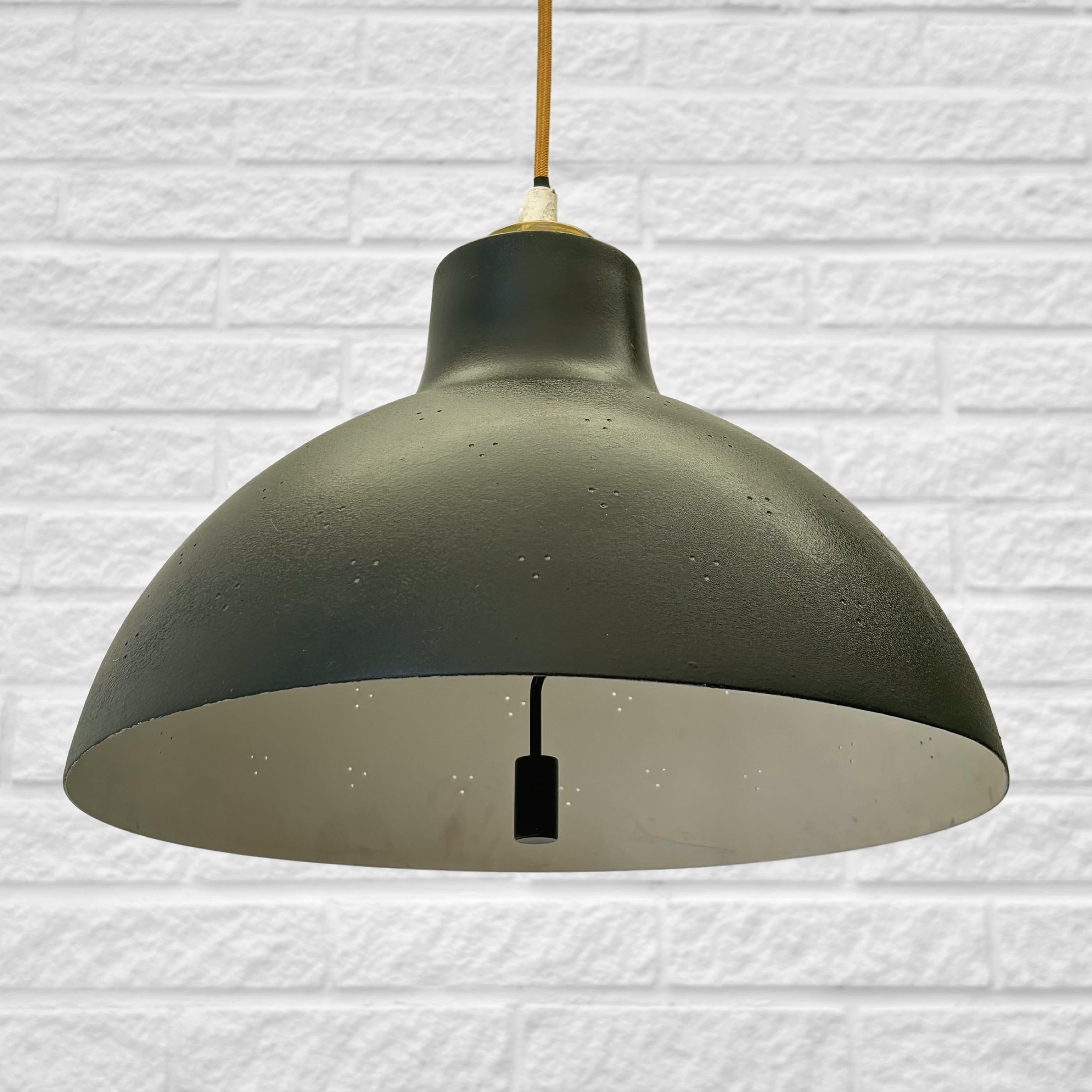 Bertil Brisborg, Nordiska Kompaniet, lampe suspendue du milieu du siècle, Suède, années 1950 Bon état - En vente à Forserum, SE