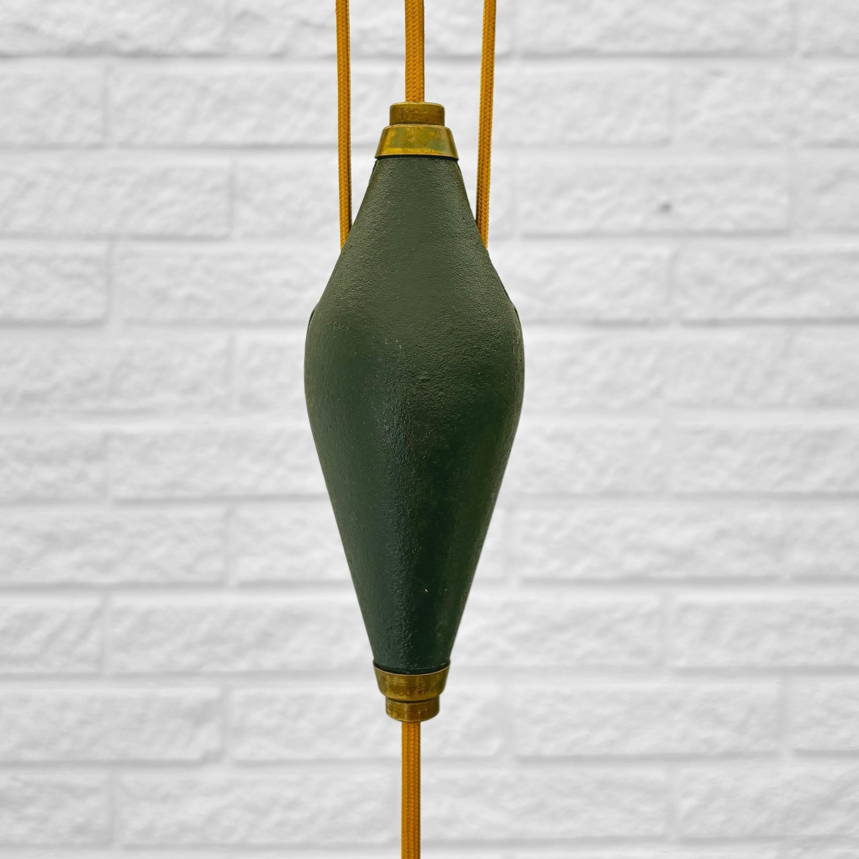 Milieu du XXe siècle Bertil Brisborg, Nordiska Kompaniet, lampe suspendue du milieu du siècle, Suède, années 1950 en vente