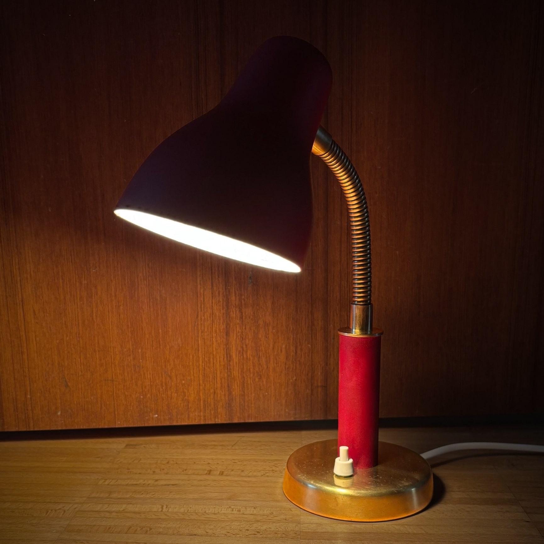 Bertil Brisborg, Nordiska Kompaniet, Lámpara de escritorio escandinava 32535, Suecia, años 50 Escandinavo moderno en venta