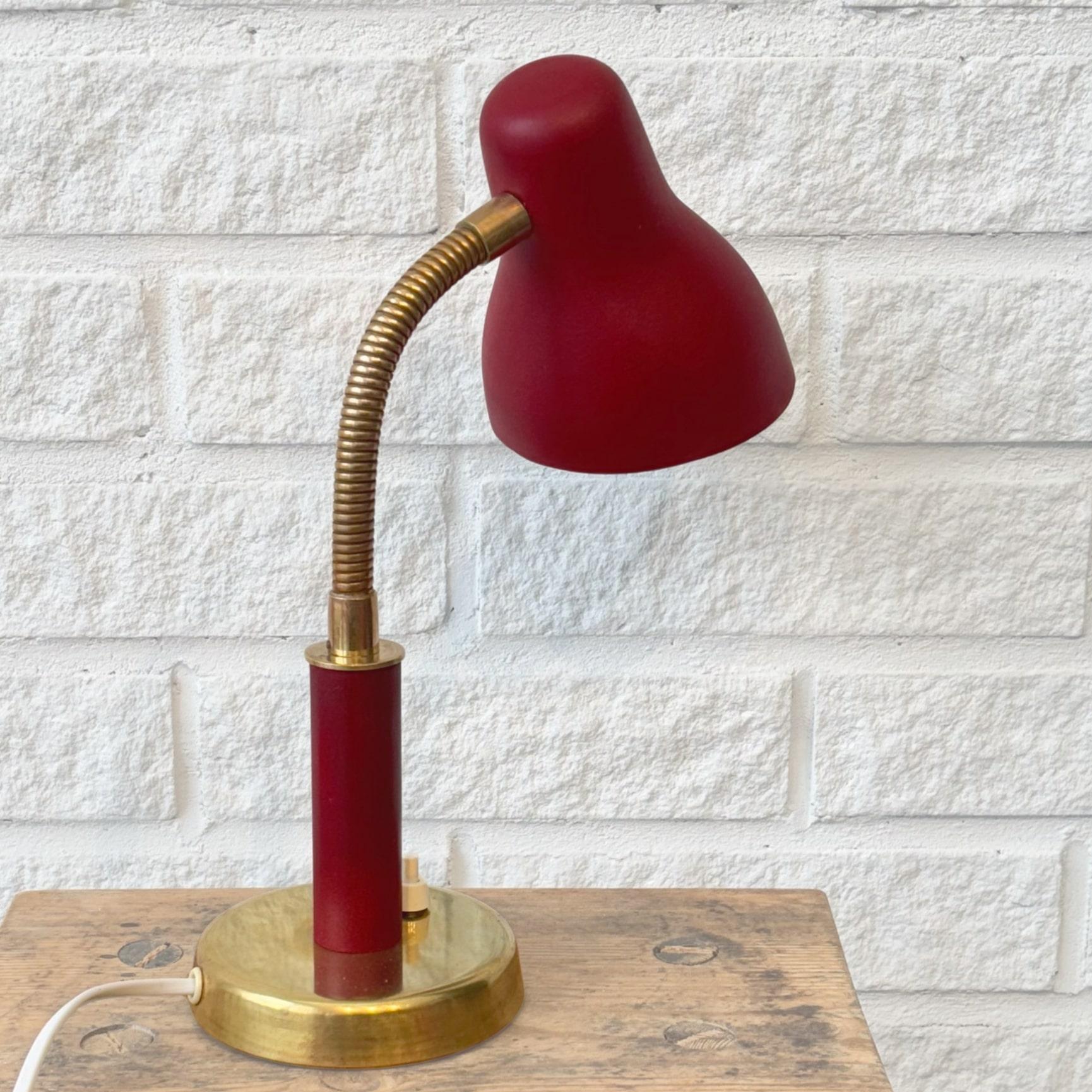 Bertil Brisborg, Nordiska Kompaniet, Lámpara de escritorio escandinava 32535, Suecia, años 50 mediados del siglo XX en venta