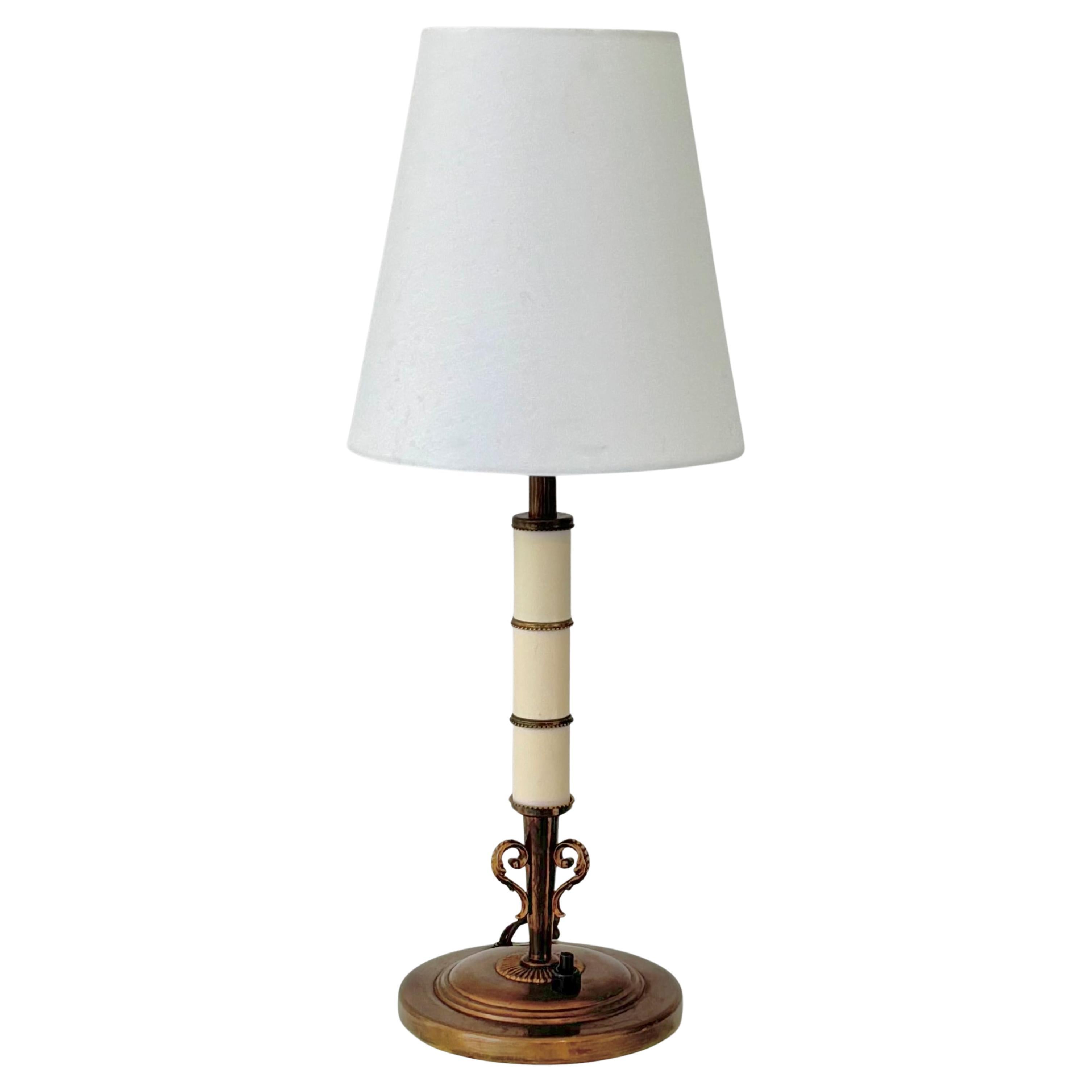 Bertil Brisborg, Nordiska Kompaniet, lampe de table, laiton et acier, Suède, années 1930 en vente