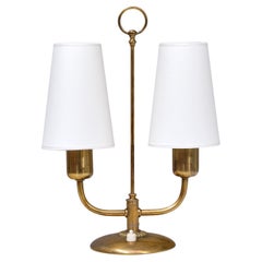 Bertil Brisborg Zweiarmige Tischlampe aus Messing, Nordiska Kompaniet, Schweden, Ende der 1940er Jahre
