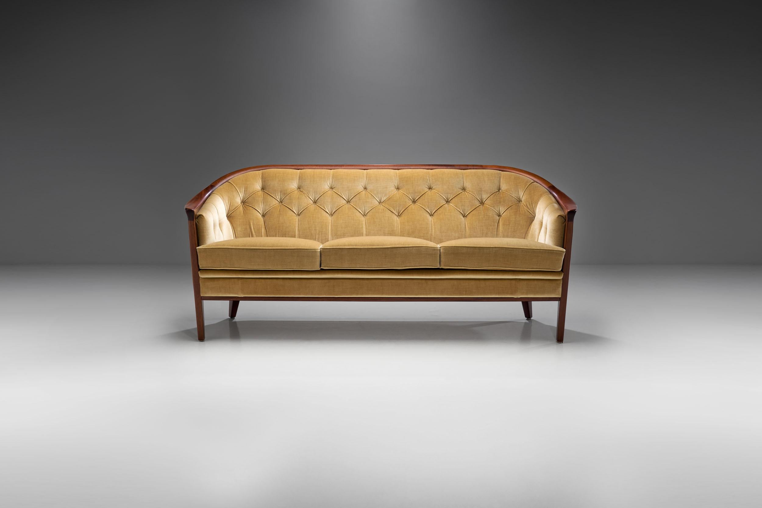 Bertil Fridhagen “Aristokrat” Sofa for Bröderna Andersson, Sweden, 1960s In Good Condition In Utrecht, NL