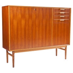 Credenza alta in teak di Bertil Fridhagen per Bodafors Svezia, anni '50